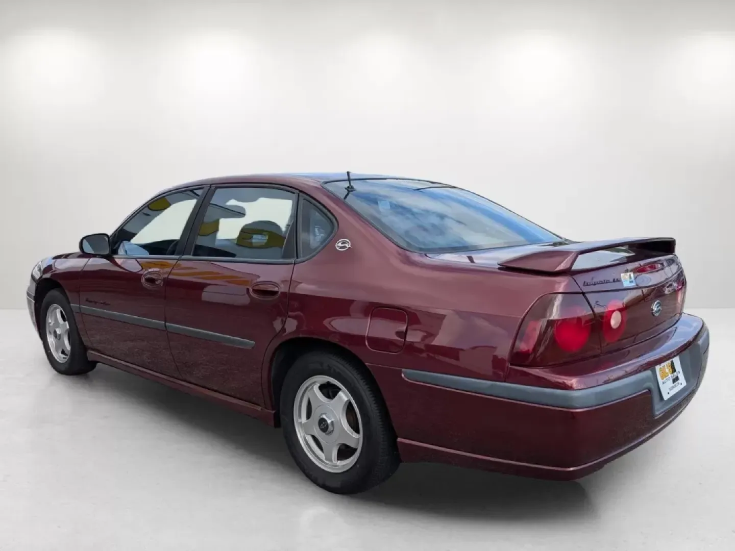 2002 /Medium Gray Chevrolet Impala LS (2G1WH55K129) with an Other engine, located at 1430 Gateway Drive, Opelika, AL, 36801, (334) 239-0944, 32.637871, -85.409790 - ### Discover Your Next Adventure with the 2002 Chevrolet Impala LS at Gils Auto!<br /> <br /> Are you looking for a reliable vehicle that fits seamlessly into your lifestyle, whether for daily commutes or weekend getaways? Look no further than the stunning 2002 Chevrolet Impala LS available at Gils - Photo#6