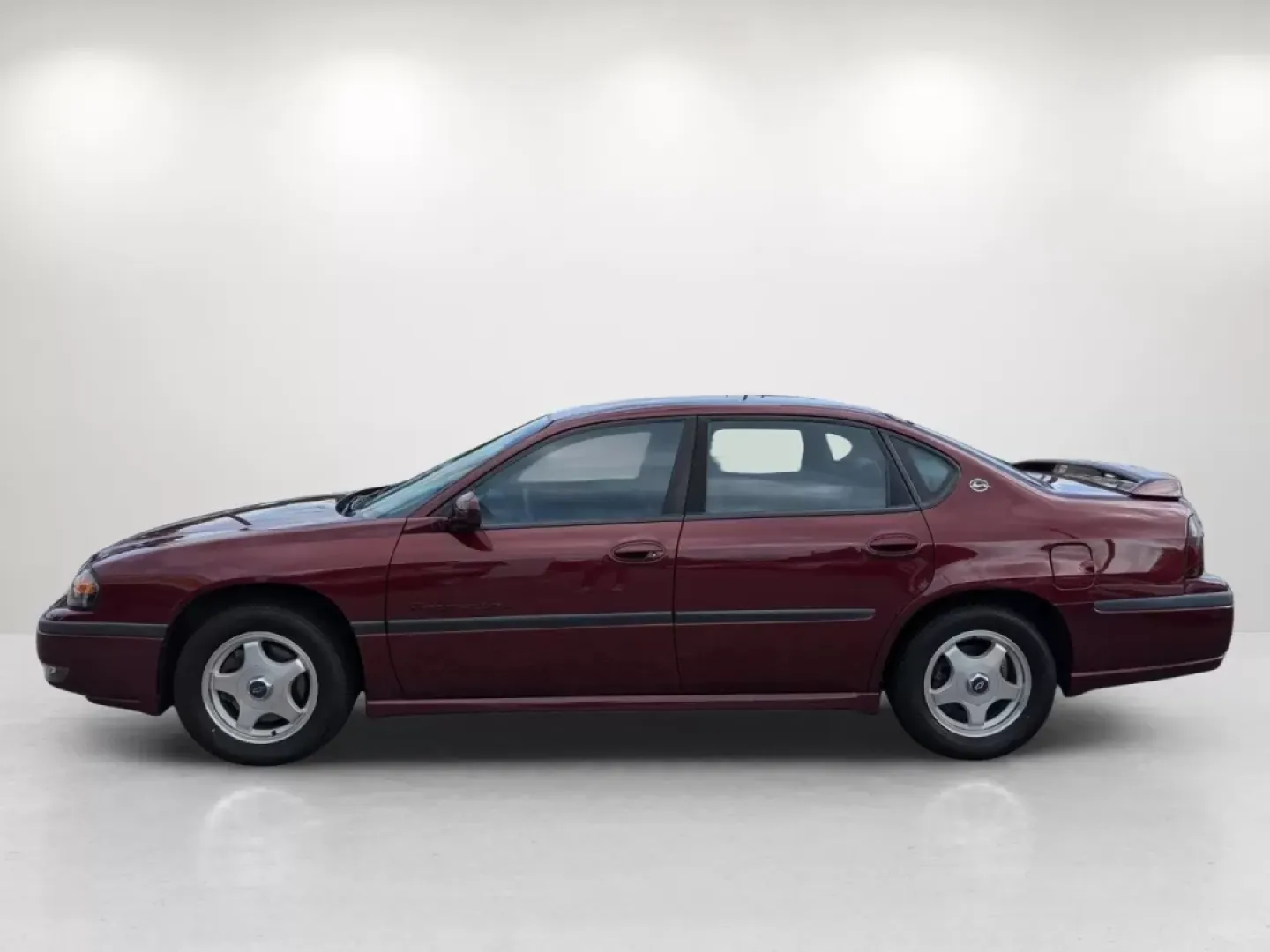 2002 /Medium Gray Chevrolet Impala LS (2G1WH55K129) with an Other engine, located at 1430 Gateway Drive, Opelika, AL, 36801, (334) 239-0944, 32.637871, -85.409790 - ### Discover Your Next Adventure with the 2002 Chevrolet Impala LS at Gils Auto!<br /> <br /> Are you looking for a reliable vehicle that fits seamlessly into your lifestyle, whether for daily commutes or weekend getaways? Look no further than the stunning 2002 Chevrolet Impala LS available at Gils - Photo#7