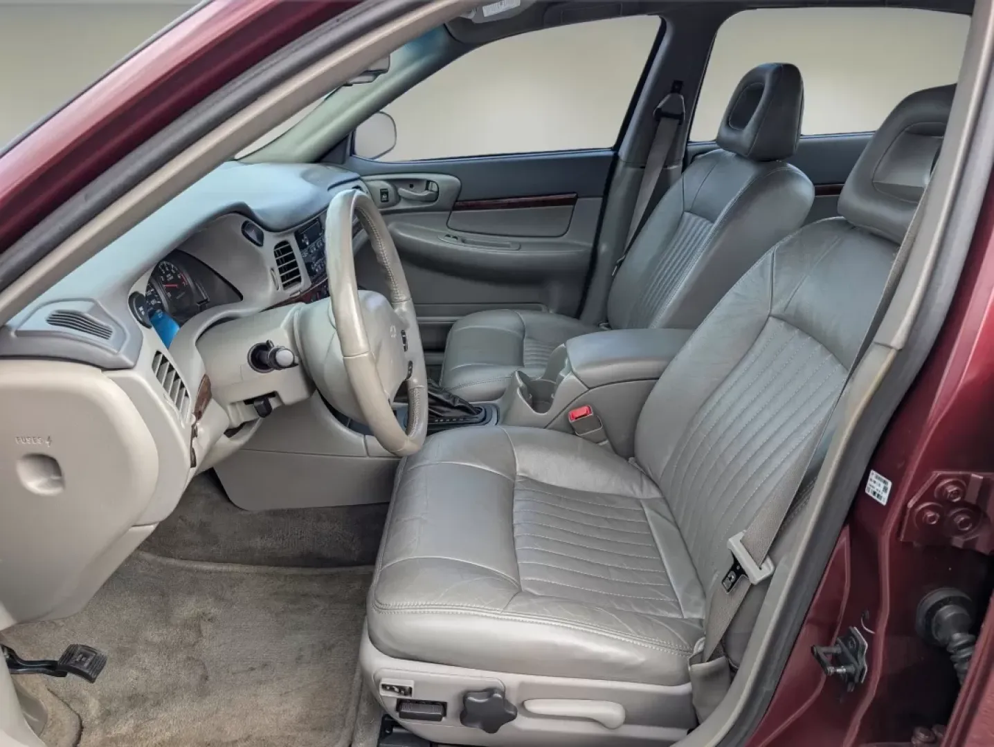 2002 /Medium Gray Chevrolet Impala LS (2G1WH55K129) with an Other engine, located at 1430 Gateway Drive, Opelika, AL, 36801, (334) 239-0944, 32.637871, -85.409790 - ### Discover Your Next Adventure with the 2002 Chevrolet Impala LS at Gils Auto!<br /> <br /> Are you looking for a reliable vehicle that fits seamlessly into your lifestyle, whether for daily commutes or weekend getaways? Look no further than the stunning 2002 Chevrolet Impala LS available at Gils - Photo#9