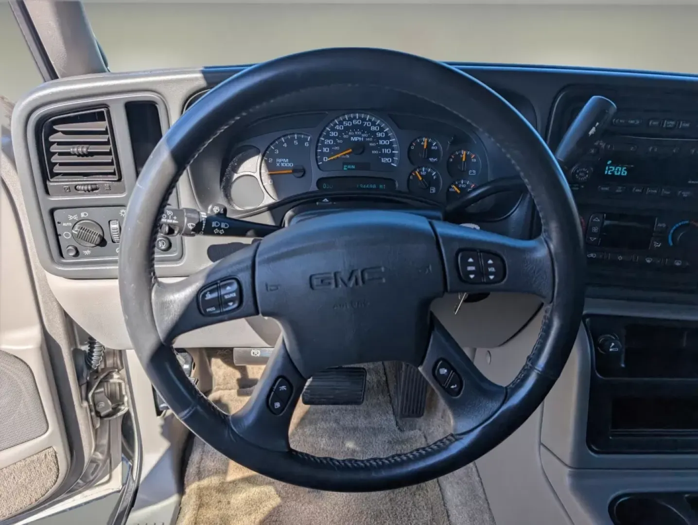 2003 /Pewter/Dark Pewter GMC Yukon SLT (1GKEC13Z83J) with an Other engine, located at 1430 Gateway Drive, Opelika, AL, 36801, (334) 239-0944, 32.637871, -85.409790 - **Discover Adventure and Comfort with the 2003 GMC Yukon SLT at Gils Auto - Phenix City**<br /> <br /> If you're on the hunt for a reliable SUV that embodies comfort and versatility, look no further than the 2003 GMC Yukon SLT, available now at Gils Auto in Phenix City, AL. This robust vehicle offer - Photo#16