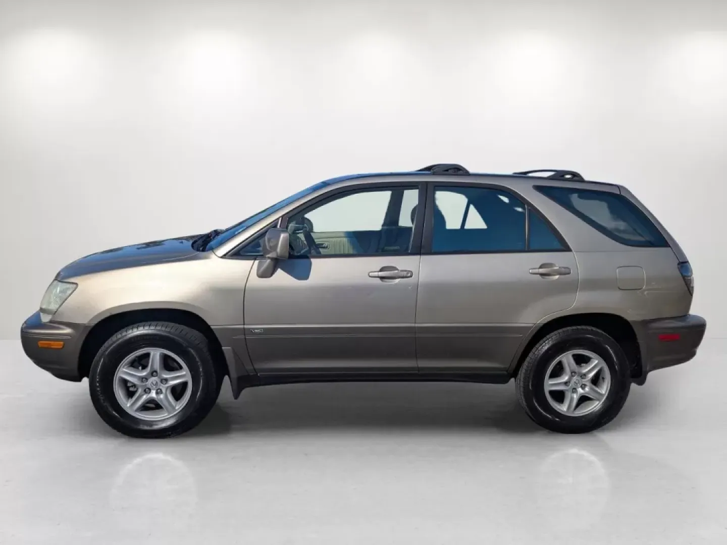 2003 Lexus RX 300 (JTJGF10U330) with an Other engine, located at 1430 Gateway Drive, Opelika, AL, 36801, (334) 239-0944, 32.637871, -85.409790 - **Explore the 2003 Lexus RX 300: Your Perfect Companion for Family Adventures and Daily Commutes!**<br /> <br /> Are you seeking a reliable vehicle that caters to your family's needs while ensuring comfort and style? Look no further! This 2003 Lexus RX 300, available at **Gils Auto** in **Phenix Cit - Photo#7