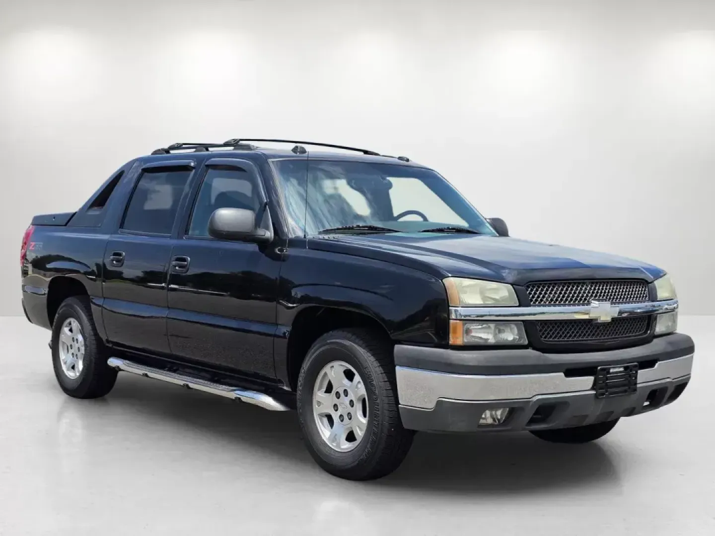 2004 /Dark Charcoal Chevrolet Avalanche Z66 (3GNEC12T44G) with an Other engine, located at 521 Old Farm Lane Rd, Prattville, AL, 36066, (334) 325-1505, 32.482460, -86.416367 - **Experience Adventure and Comfort with the 2004 Chevrolet Avalanche Z66 at Gils Auto!**<br /> <br /> Are you seeking a versatile vehicle that can accommodate your growing family's needs while also being an adventurous companion for weekend getaways? Look no further than the stunning **2004 Chevrole - Photo#2