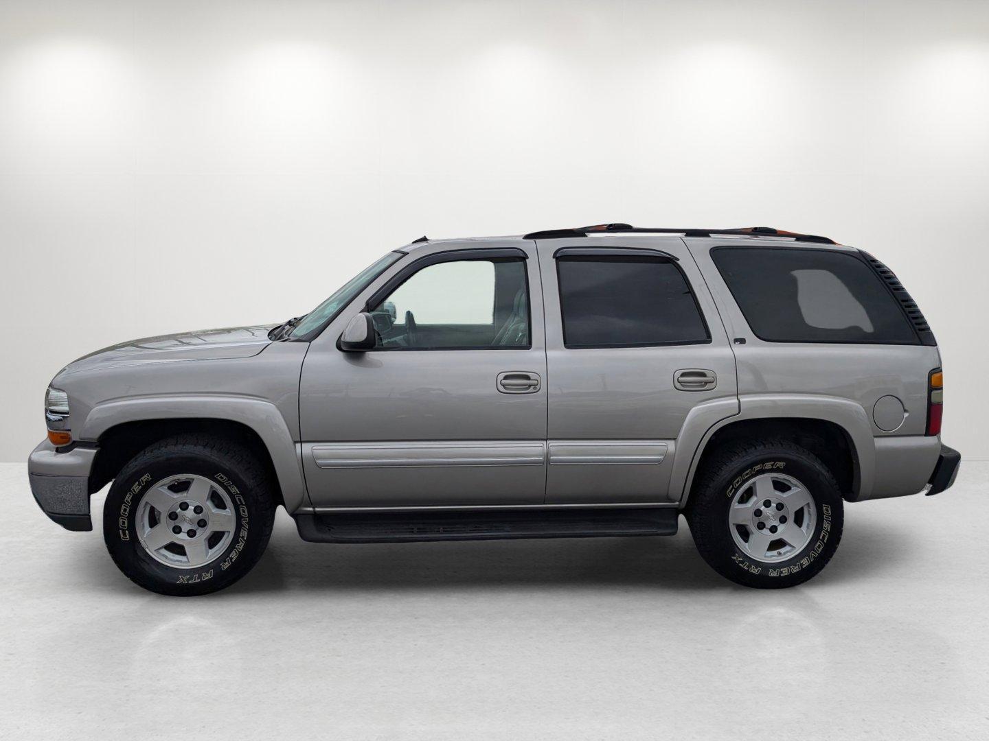 2004 /Tan/Neutral Chevrolet Tahoe LT (1GNEC13Z84R) with an Gas V8 5.3L/327 engine, 4-Speed Automatic w/OD transmission, located at 3959 U.S. 80 W, Phenix City, AL, 36870, (334) 297-4885, 32.469296, -85.135185 - 2004 Chevrolet Tahoe LT - Photo#8