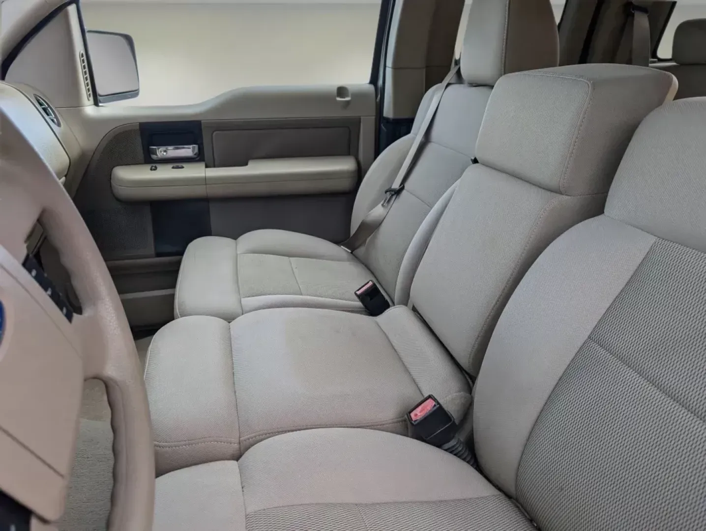 2004 Ford F-150 XLT (1FTRX12W34N) with an Gas V8 4.6L/281 engine, 4-Speed Automatic w/OD transmission, located at 7000 Northlake Connector, Columbus, GA, 31904, (706) 987-8085, 32.524975, -84.978134 - 2004 Ford F-150 XLT - Photo#10