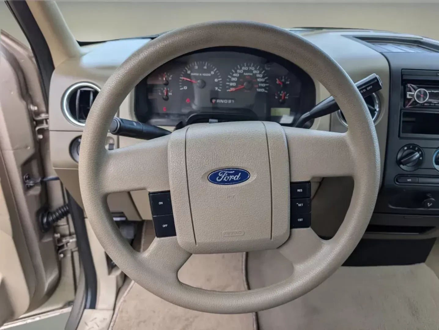2004 Ford F-150 XLT (1FTRX12W34N) with an Gas V8 4.6L/281 engine, 4-Speed Automatic w/OD transmission, located at 7000 Northlake Connector, Columbus, GA, 31904, (706) 987-8085, 32.524975, -84.978134 - 2004 Ford F-150 XLT - Photo#15