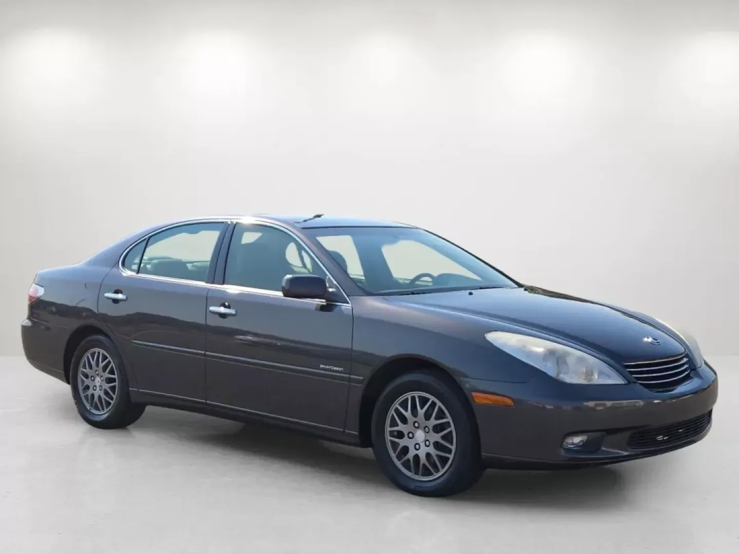 2004 Lexus ES 330 (JTHBA30GX45) with an Other engine, located at 521 Old Farm Lane Rd, Prattville, AL, 36066, (334) 325-1505, 32.482460, -86.416367 - **Experience Luxury and Comfort with the 2004 Lexus ES 330 at Gils Auto - Prattville!**<br /> <br /> Are you on the lookout for a vehicle that combines elegance with exceptional performance? The 2004 Lexus ES 330 is the perfect sedan for those who appreciate a refined driving experience, making it a - Photo#4