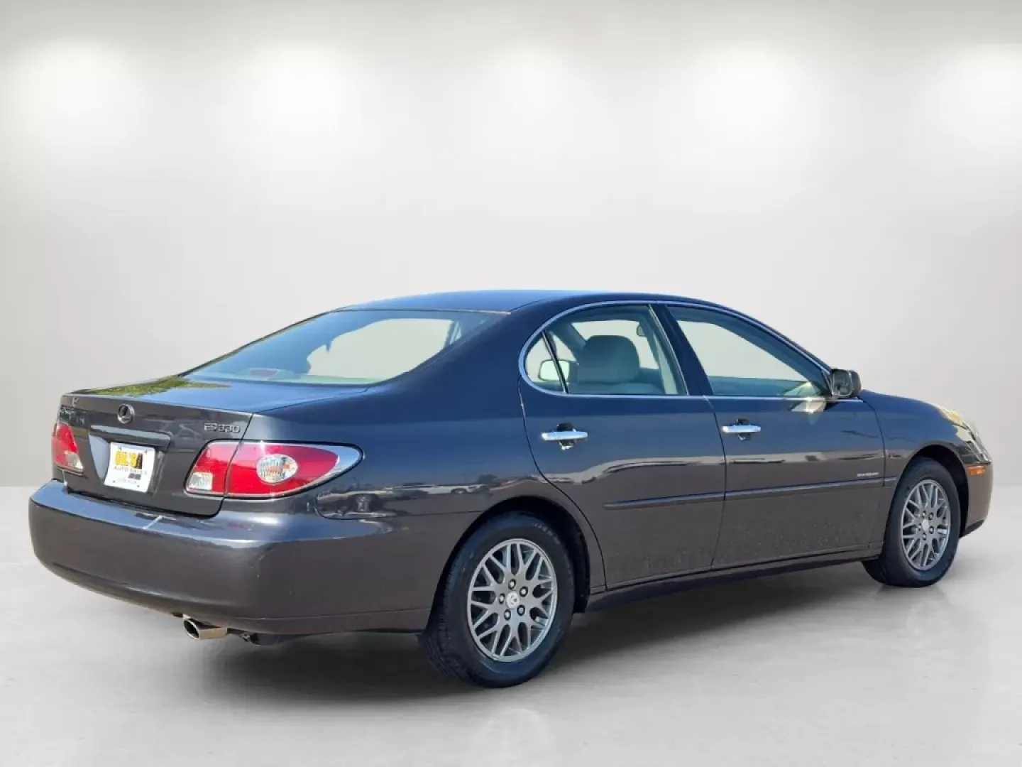 2004 Lexus ES 330 (JTHBA30GX45) with an Other engine, located at 521 Old Farm Lane Rd, Prattville, AL, 36066, (334) 325-1505, 32.482460, -86.416367 - **Experience Luxury and Comfort with the 2004 Lexus ES 330 at Gils Auto - Prattville!**<br /> <br /> Are you on the lookout for a vehicle that combines elegance with exceptional performance? The 2004 Lexus ES 330 is the perfect sedan for those who appreciate a refined driving experience, making it a - Photo#6