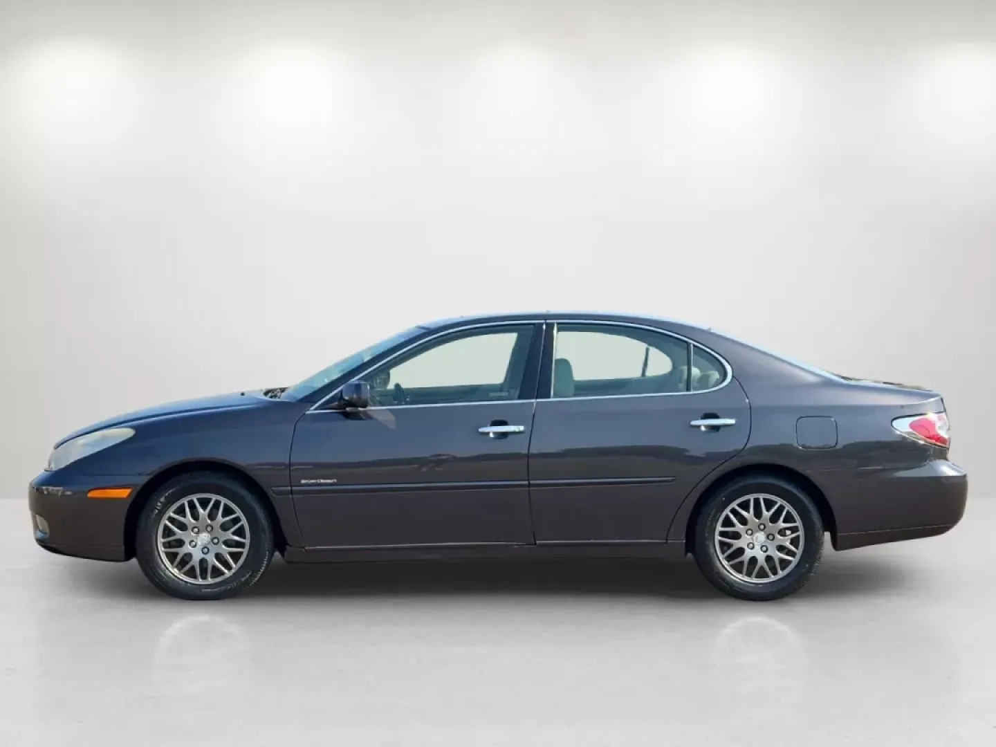 2004 Lexus ES 330 (JTHBA30GX45) with an Other engine, located at 521 Old Farm Lane Rd, Prattville, AL, 36066, (334) 325-1505, 32.482460, -86.416367 - **Experience Luxury and Comfort with the 2004 Lexus ES 330 at Gils Auto - Prattville!**<br /> <br /> Are you on the lookout for a vehicle that combines elegance with exceptional performance? The 2004 Lexus ES 330 is the perfect sedan for those who appreciate a refined driving experience, making it a - Photo#9