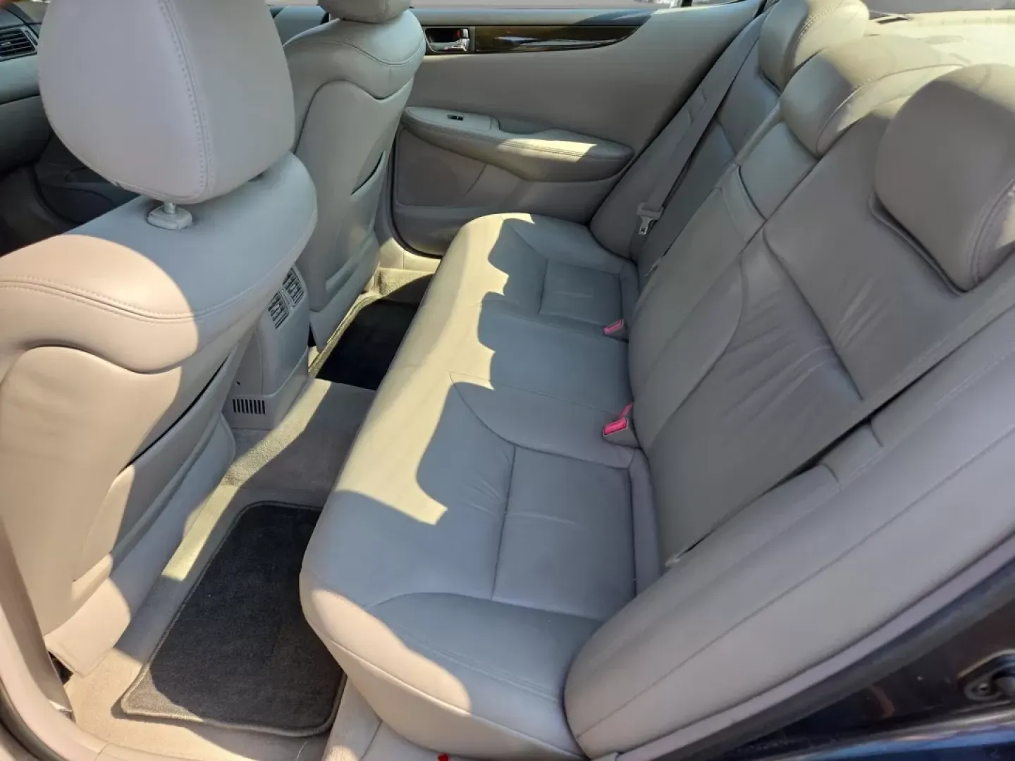 2004 Lexus ES 330 (JTHBA30GX45) with an Other engine, located at 521 Old Farm Lane Rd, Prattville, AL, 36066, (334) 325-1505, 32.482460, -86.416367 - **Experience Luxury and Comfort with the 2004 Lexus ES 330 at Gils Auto - Prattville!**<br /> <br /> Are you on the lookout for a vehicle that combines elegance with exceptional performance? The 2004 Lexus ES 330 is the perfect sedan for those who appreciate a refined driving experience, making it a - Photo#13