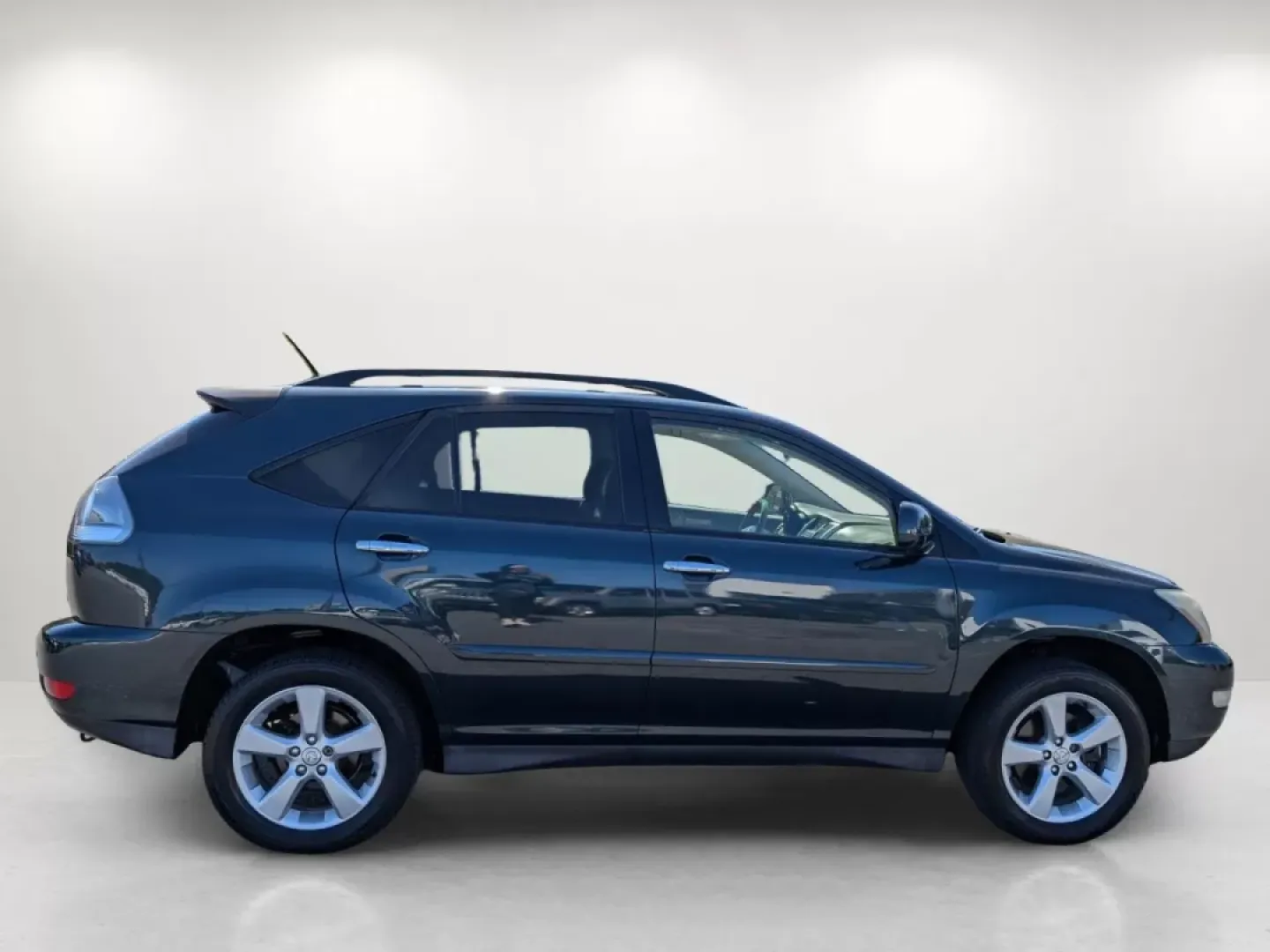 2004 Lexus RX 330 (JTJGA31U940) with an Other engine, located at 7000 Northlake Connector, Columbus, GA, 31904, (706) 987-8085, 32.524975, -84.978134 - **Discover the Perfect SUV for Your Next Adventure!** <br /> <br /> Are you in search of a reliable and stylish SUV that can elevate your daily commute, weekend getaways, or family outings? Look no further than this stunning 2004 Lexus RX 330, available now at Gils Auto in Opelika, AL. This versatil - Photo#3