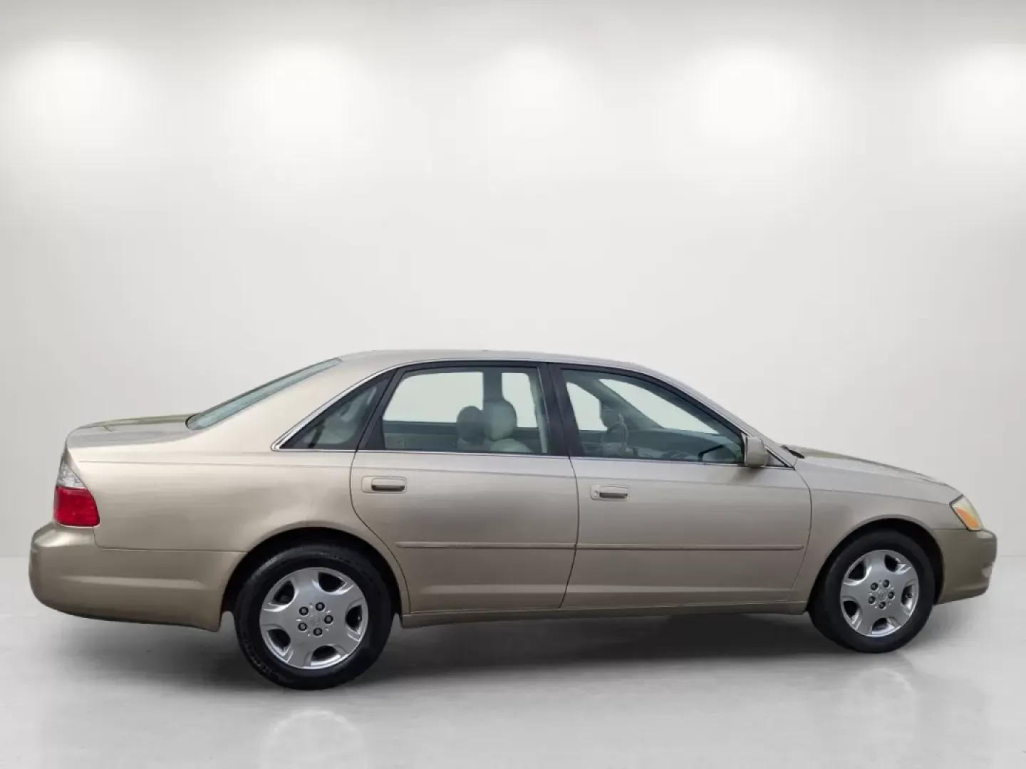 2004 Toyota Avalon XLS (4T1BF28B44U) with an Other engine, located at 5115 14th Ave., Columbus, GA, 31904, (706) 323-0345, 32.511494, -84.971046 - **Get Ready to Elevate Your Commute with the 2004 Toyota Avalon XLS at Gils Auto in Prattville!**<br /> <br /> Imagine gliding through the streets of Prattville, AL, in a vehicle that combines comfort, reliability, and style-all while staying within budget. The 2004 Toyota Avalon XLS sedan is not ju - Photo#3