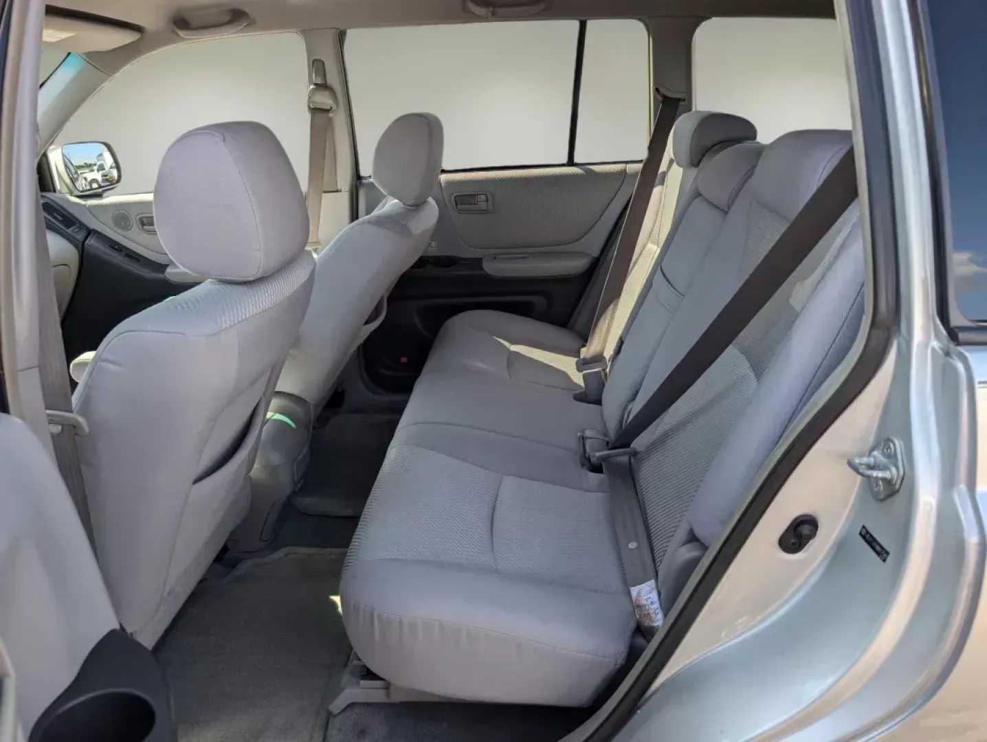 2004 Toyota Highlander (JTEGP21A740) with an Gas V6 3.3L/201 engine, 5-Speed Automatic transmission, located at 3959 U.S. 80 W, Phenix City, AL, 36870, (334) 297-4885, 32.469296, -85.135185 - 2004 Toyota Highlander - Photo#11