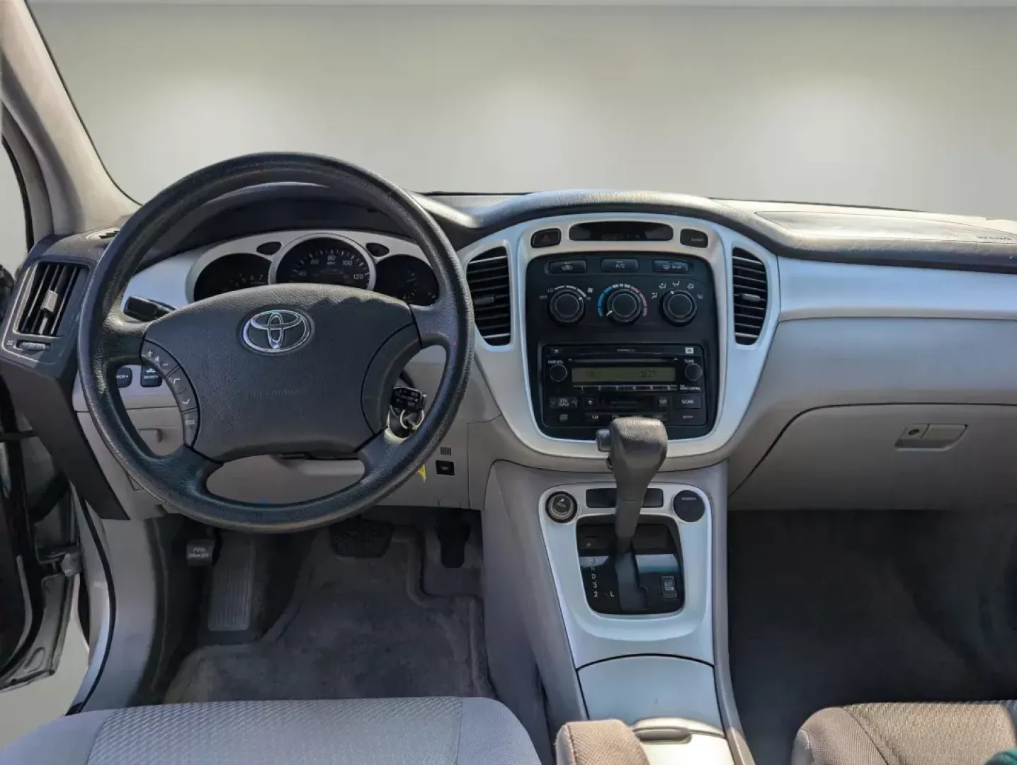 2004 Toyota Highlander (JTEGP21A740) with an Gas V6 3.3L/201 engine, 5-Speed Automatic transmission, located at 3959 U.S. 80 W, Phenix City, AL, 36870, (334) 297-4885, 32.469296, -85.135185 - 2004 Toyota Highlander - Photo#12