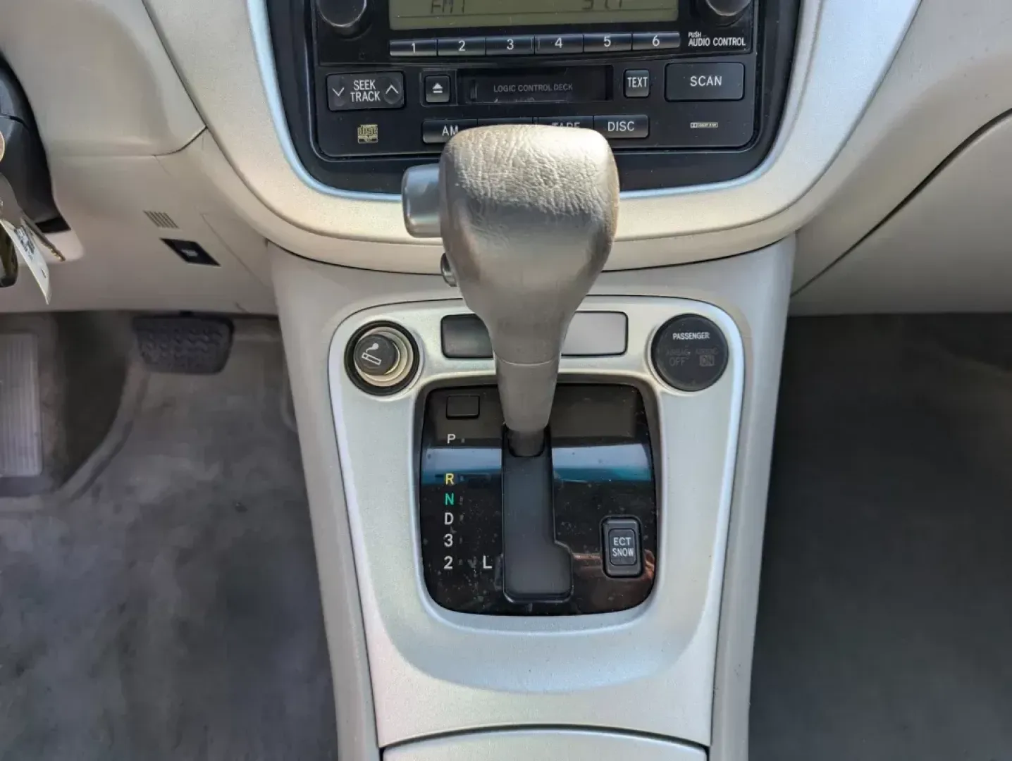 2004 Toyota Highlander (JTEGP21A740) with an Gas V6 3.3L/201 engine, 5-Speed Automatic transmission, located at 3959 U.S. 80 W, Phenix City, AL, 36870, (334) 297-4885, 32.469296, -85.135185 - 2004 Toyota Highlander - Photo#13