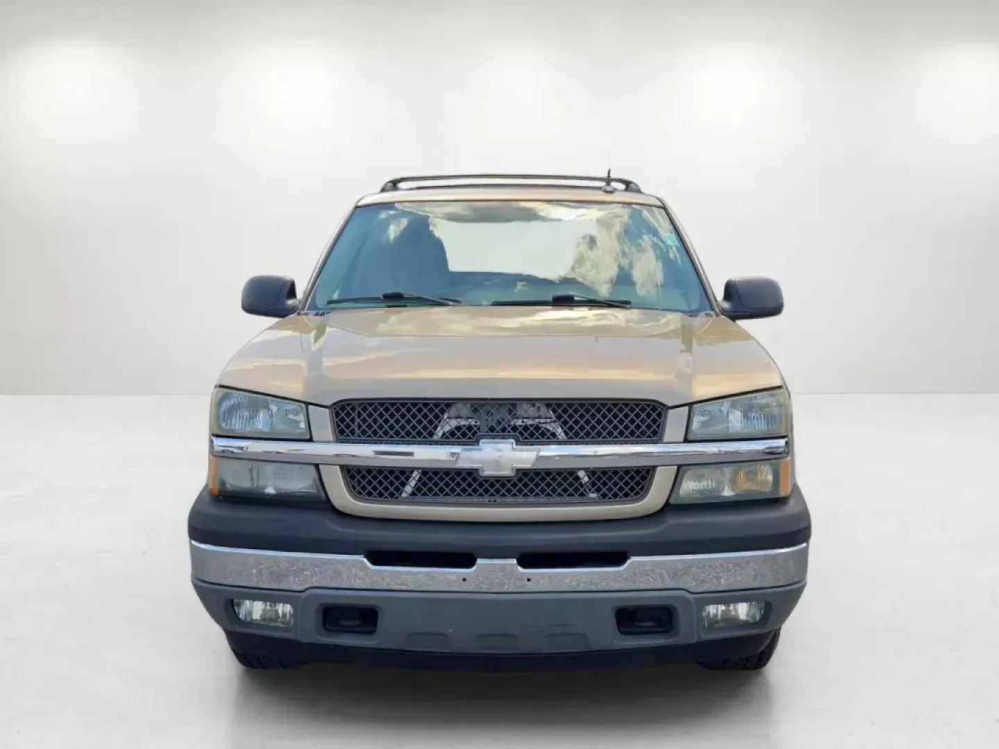 2005 /Tan/Neutral Chevrolet Avalanche LS (3GNEC12Z95G) with an Other engine, located at 804 22nd Ave, Phenix City, AL, 36870, (334) 297-1860, 32.484749, -85.024475 - **Discover Your Adventure with the 2005 Chevrolet Avalanche at Gils Auto - Phenix City #2!**<br /> <br /> Are you ready for an exciting new chapter of weekend adventures or daily commutes? This 2005 Chevrolet Avalanche, available at Gils Auto - Phenix City #2, is more than just a pickup; it's the pe - Photo#1