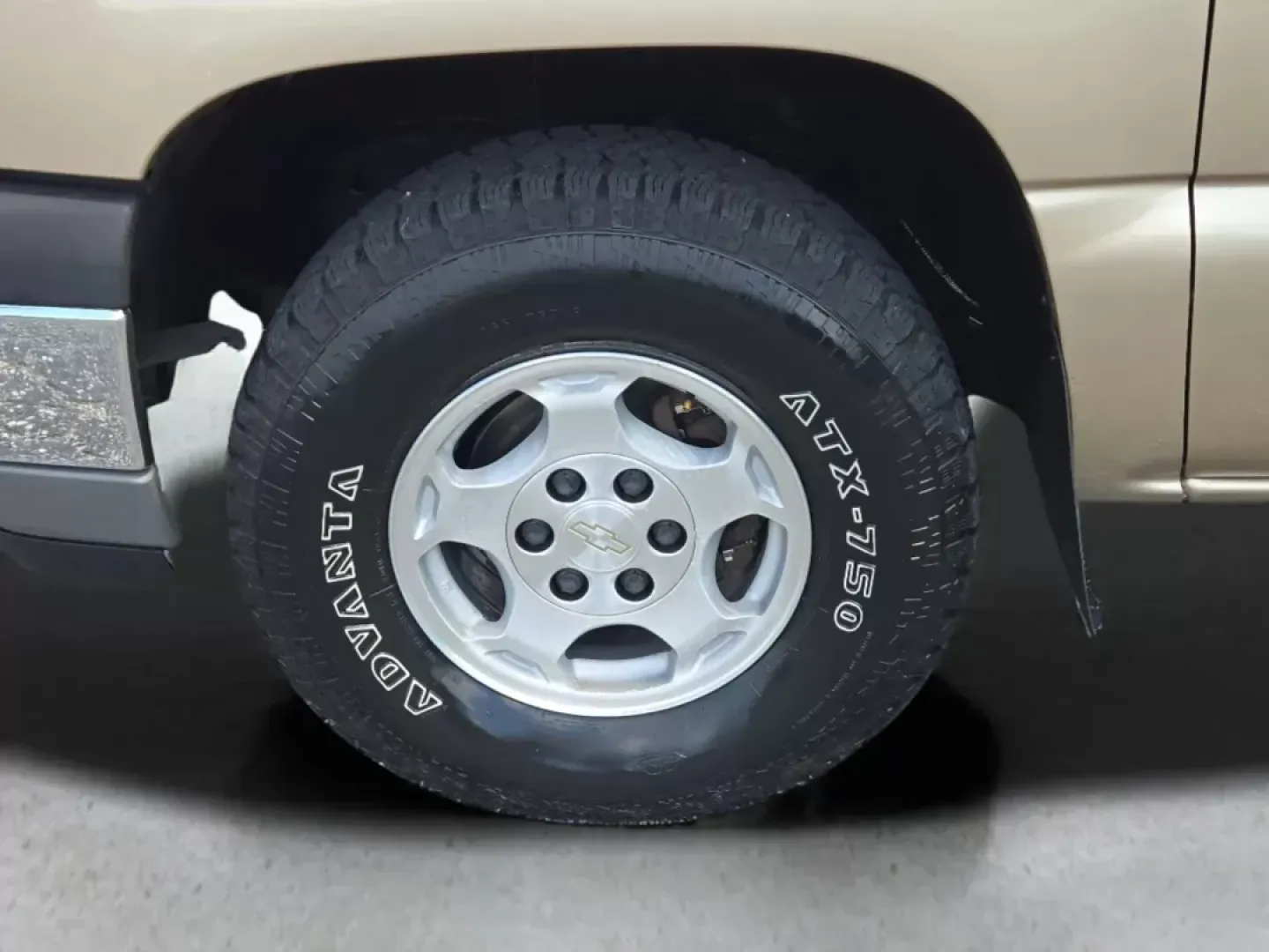 2005 /Tan/Neutral Chevrolet Avalanche LS (3GNEC12Z95G) with an Other engine, located at 804 22nd Ave, Phenix City, AL, 36870, (334) 297-1860, 32.484749, -85.024475 - **Discover Your Adventure with the 2005 Chevrolet Avalanche at Gils Auto - Phenix City #2!**<br /> <br /> Are you ready for an exciting new chapter of weekend adventures or daily commutes? This 2005 Chevrolet Avalanche, available at Gils Auto - Phenix City #2, is more than just a pickup; it's the pe - Photo#8