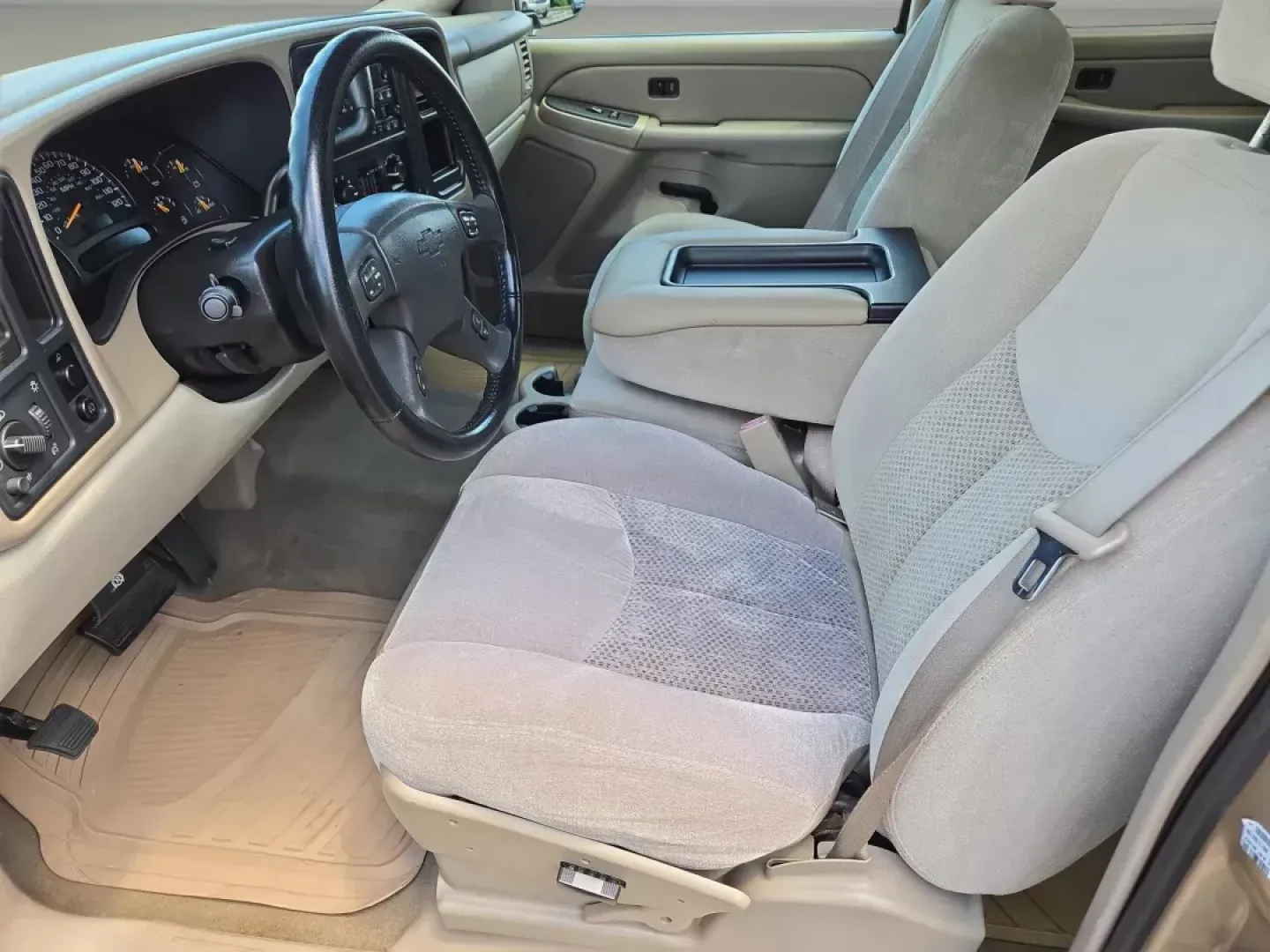 2005 /Tan/Neutral Chevrolet Avalanche LS (3GNEC12Z95G) with an Other engine, located at 804 22nd Ave, Phenix City, AL, 36870, (334) 297-1860, 32.484749, -85.024475 - **Discover Your Adventure with the 2005 Chevrolet Avalanche at Gils Auto - Phenix City #2!**<br /> <br /> Are you ready for an exciting new chapter of weekend adventures or daily commutes? This 2005 Chevrolet Avalanche, available at Gils Auto - Phenix City #2, is more than just a pickup; it's the pe - Photo#11