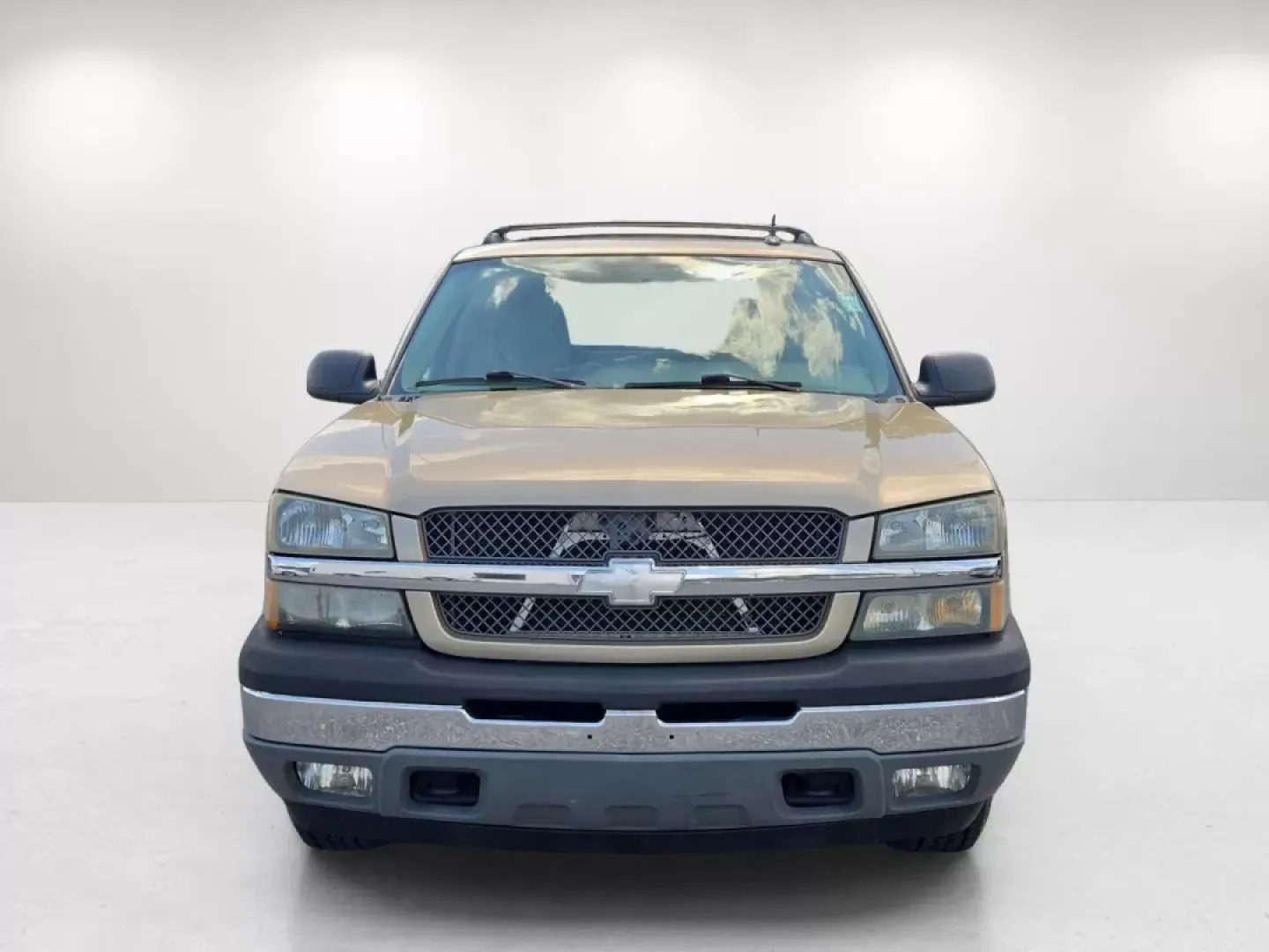 2005 /Tan/Neutral Chevrolet Avalanche LS (3GNEC12Z95G) with an Other engine, located at 5115 14th Ave., Columbus, GA, 31904, (706) 323-0345, 32.511494, -84.971046 - **Discover Your Adventure with the 2005 Chevrolet Avalanche at Gils Auto - Phenix City #2!**<br /> <br /> Are you ready for an exciting new chapter of weekend adventures or daily commutes? This 2005 Chevrolet Avalanche, available at Gils Auto - Phenix City #2, is more than just a pickup; it's the pe - Photo#1
