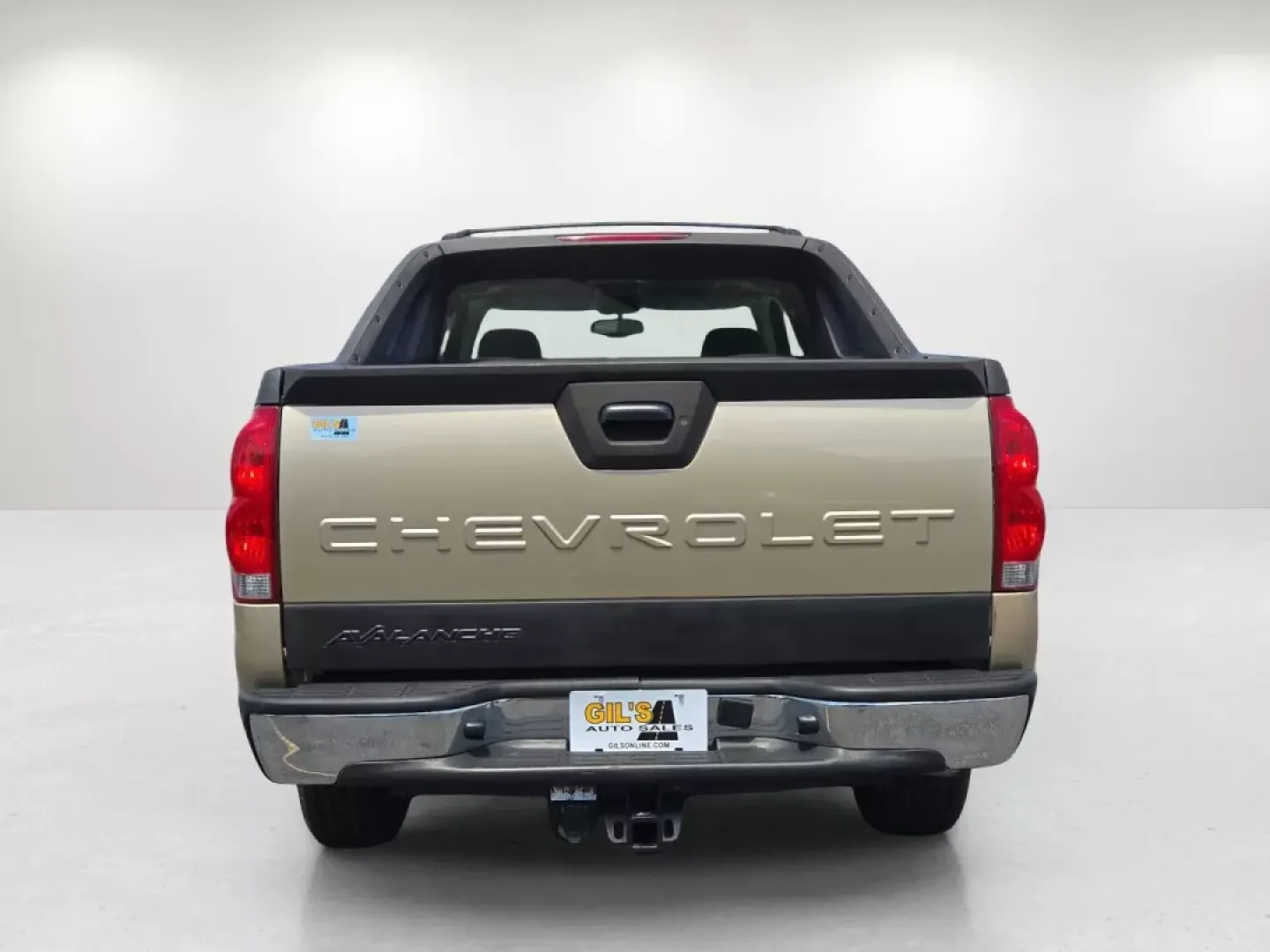 2005 /Tan/Neutral Chevrolet Avalanche LS (3GNEC12Z95G) with an Other engine, located at 5115 14th Ave., Columbus, GA, 31904, (706) 323-0345, 32.511494, -84.971046 - **Discover Your Adventure with the 2005 Chevrolet Avalanche at Gils Auto - Phenix City #2!**<br /> <br /> Are you ready for an exciting new chapter of weekend adventures or daily commutes? This 2005 Chevrolet Avalanche, available at Gils Auto - Phenix City #2, is more than just a pickup; it's the pe - Photo#5