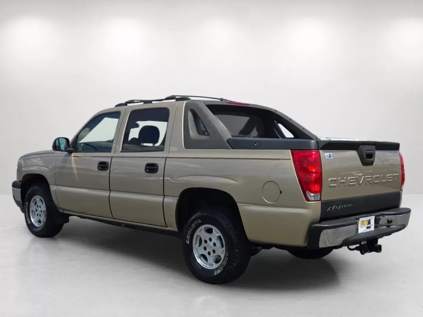 2005 /Tan/Neutral Chevrolet Avalanche LS (3GNEC12Z95G) with an Other engine, located at 5115 14th Ave., Columbus, GA, 31904, (706) 323-0345, 32.511494, -84.971046 - **Discover Your Adventure with the 2005 Chevrolet Avalanche at Gils Auto - Phenix City #2!**<br /> <br /> Are you ready for an exciting new chapter of weekend adventures or daily commutes? This 2005 Chevrolet Avalanche, available at Gils Auto - Phenix City #2, is more than just a pickup; it's the pe - Photo#6