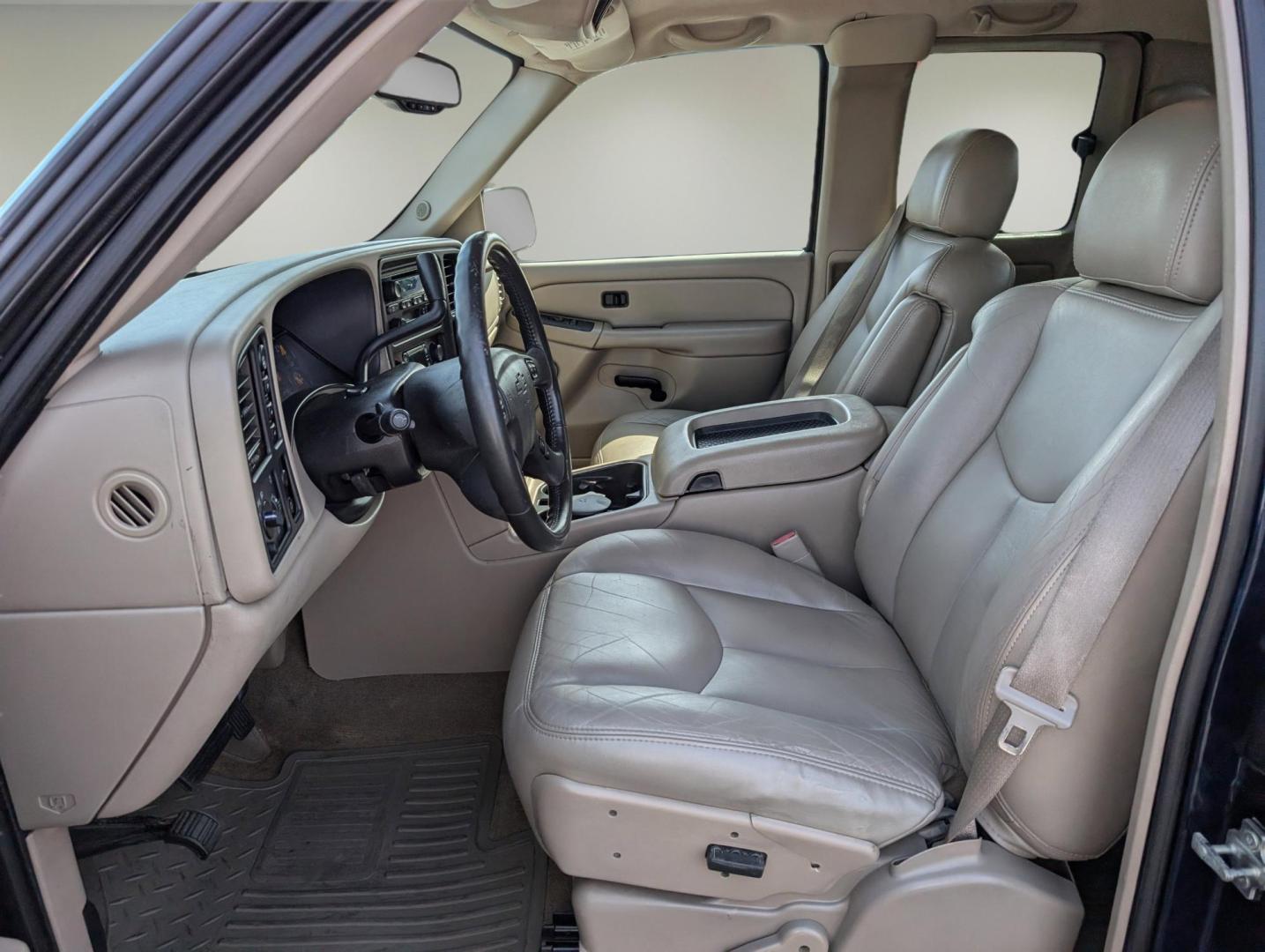 2005 /Tan Chevrolet Silverado 1500 Z71 (1GCEK19Z65Z) with an Gas/Ethanol V8 5.3L/325 engine, 4-Speed Automatic w/OD transmission, located at 3959 U.S. 80 W, Phenix City, AL, 36870, (334) 297-4885, 32.469296, -85.135185 - 2005 Chevrolet Silverado 1500 Z71 - Photo#10