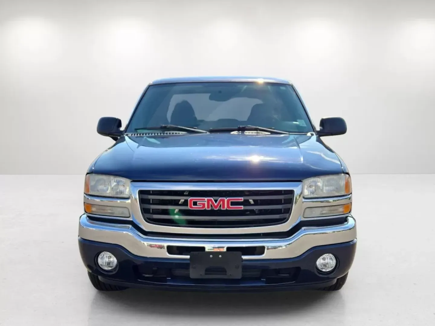 2005 /Dark Pewter GMC Sierra 1500 SLE (2GTEC13T451) with an Other engine, located at 521 Old Farm Lane Rd, Prattville, AL, 36066, (334) 325-1505, 32.482460, -86.416367 - Experience the freedom of the open road with this stunning 2005 GMC Sierra 1500 SLE, perfect for families, adventurers, and daily commuters alike. Whether you're heading to the nearby Alabama State Capitol for a day out or navigating the bustling streets of Prattville, this robust crew cab pickup is - Photo#2