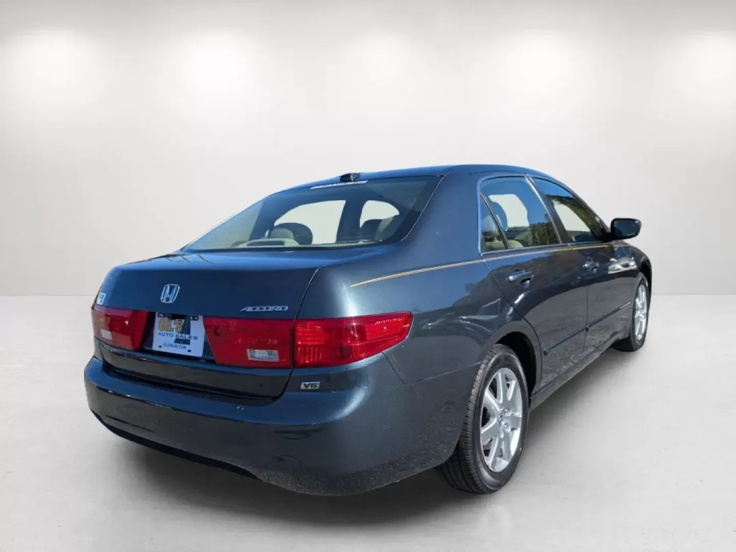 2005 Honda Accord Sdn EX-L V6 (1HGCM66555A) with an Other engine, located at 1430 Gateway Drive, Opelika, AL, 36801, (334) 239-0944, 32.637871, -85.409790 - Are you ready to elevate your daily commute or embark on weekend adventures? Look no further than this stunning 2005 Honda Accord Sdn EX-L V6, available now at Gils Auto in Phenix City, Alabama. This sedan is the perfect blend of style, comfort, and reliability, making it an ideal choice for budget- - Photo#4