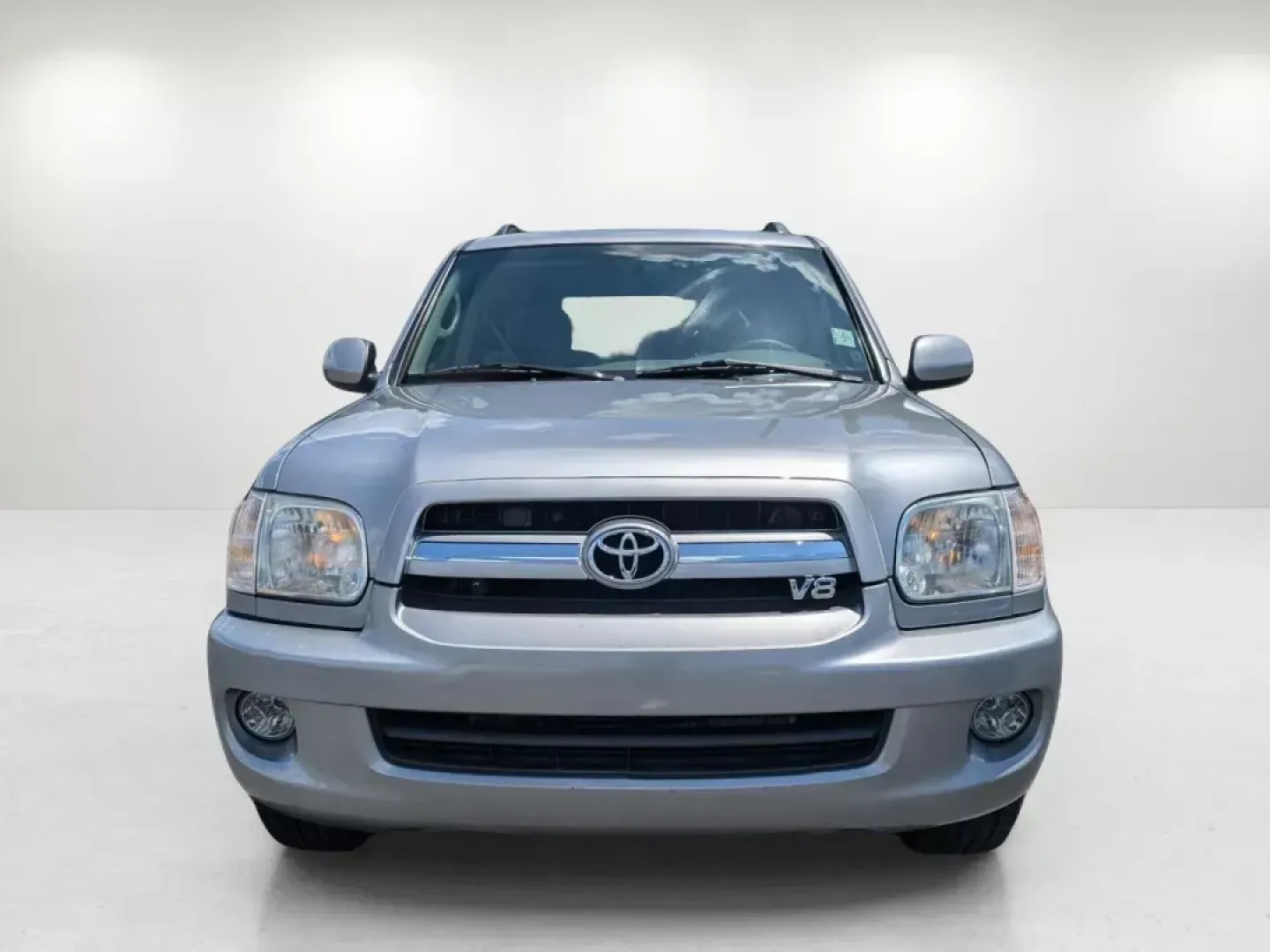 2005 Toyota Sequoia SR5 (5TDZT34A65S) with an Gas V8 4.7L/285 engine, 5-Speed Automatic w/OD transmission, located at 3959 U.S. 80 W, Phenix City, AL, 36870, (334) 297-4885, 32.469296, -85.135185 - 2005 Toyota Sequoia SR5 - Photo#1
