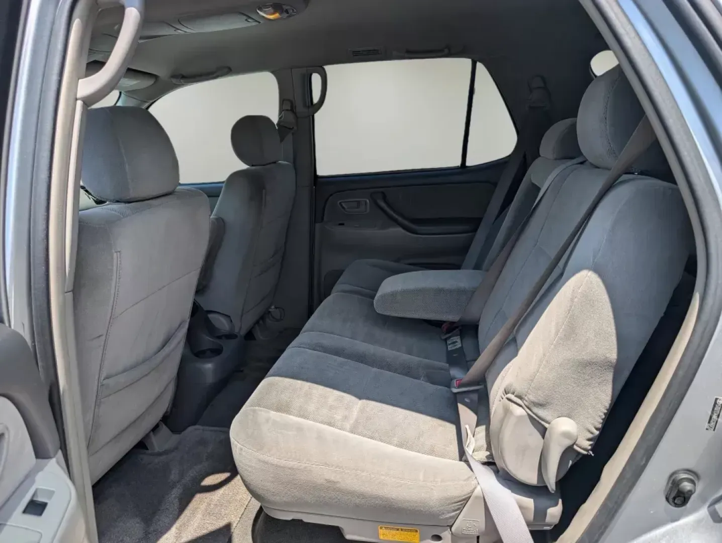 2005 Toyota Sequoia SR5 (5TDZT34A65S) with an Gas V8 4.7L/285 engine, 5-Speed Automatic w/OD transmission, located at 3959 U.S. 80 W, Phenix City, AL, 36870, (334) 297-4885, 32.469296, -85.135185 - 2005 Toyota Sequoia SR5 - Photo#10