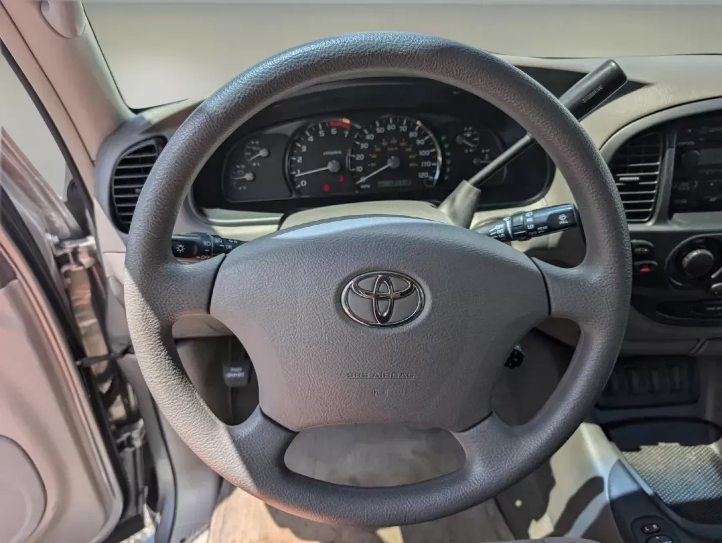 2005 Toyota Sequoia SR5 (5TDZT34A65S) with an Gas V8 4.7L/285 engine, 5-Speed Automatic w/OD transmission, located at 3959 U.S. 80 W, Phenix City, AL, 36870, (334) 297-4885, 32.469296, -85.135185 - 2005 Toyota Sequoia SR5 - Photo#15