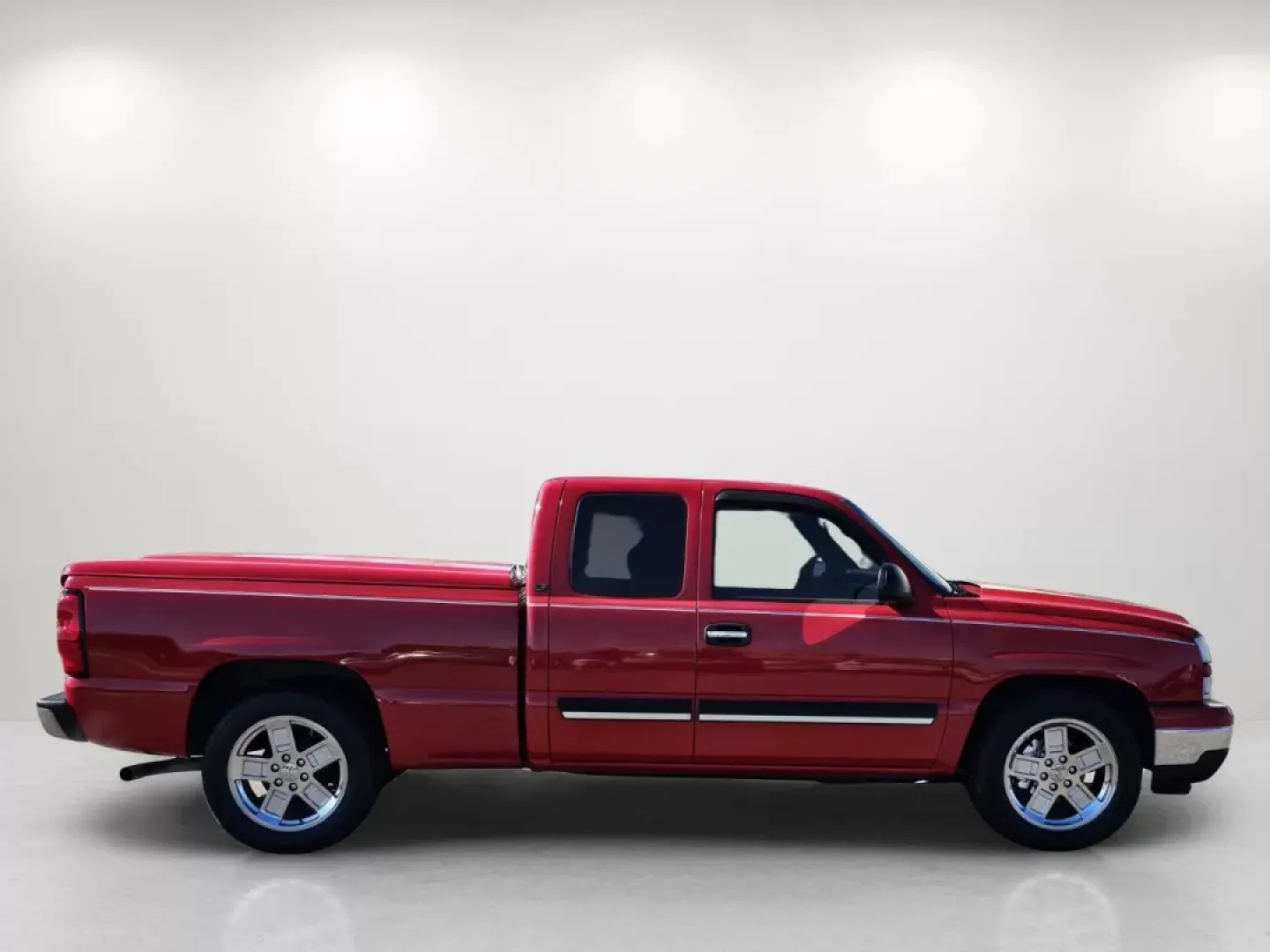 2006 /Dark Charcoal Chevrolet Silverado 1500 LT1 (1GCEC19V66Z) with an Other engine, located at 521 Old Farm Lane Rd, Prattville, AL, 36066, (334) 325-1505, 32.482460, -86.416367 - **Unleash Your Adventurous Spirit with the 2006 Chevrolet Silverado 1500 LT1!** <br /> <br /> Are you looking for a rugged and reliable pickup that's perfect for both work and play? Look no further than this stunning **2006 Chevrolet Silverado 1500 LT1**, available now at Gils Auto in Prattville, AL - Photo#4