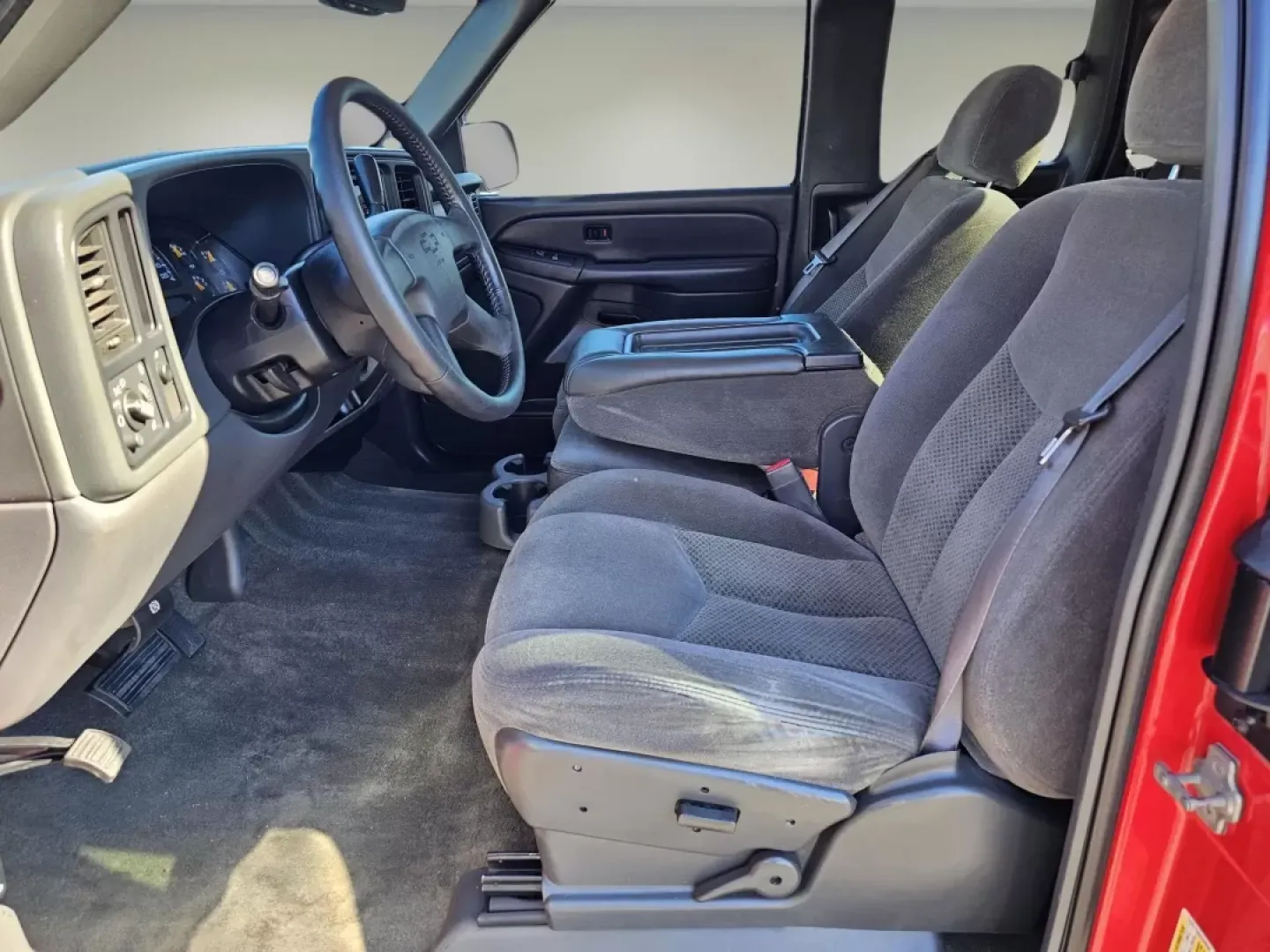 2006 /Dark Charcoal Chevrolet Silverado 1500 LT1 (1GCEC19V66Z) with an Other engine, located at 521 Old Farm Lane Rd, Prattville, AL, 36066, (334) 325-1505, 32.482460, -86.416367 - **Unleash Your Adventurous Spirit with the 2006 Chevrolet Silverado 1500 LT1!** <br /> <br /> Are you looking for a rugged and reliable pickup that's perfect for both work and play? Look no further than this stunning **2006 Chevrolet Silverado 1500 LT1**, available now at Gils Auto in Prattville, AL - Photo#10