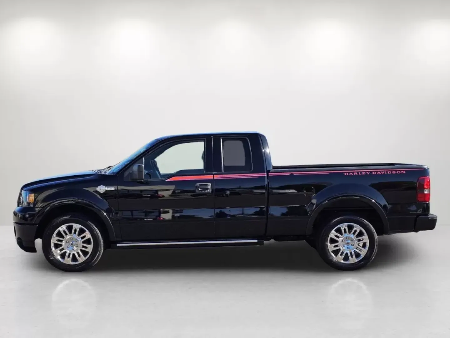 2006 Ford F-150 Harley-Davidson (1FTRX12526F) with an Other engine, located at 521 Old Farm Lane Rd, Prattville, AL, 36066, (334) 325-1505, 32.482460, -86.416367 - **Unleash Your Adventures with the 2006 Ford F-150 Extended Cab Pickup from Gils Auto - Prattville!**<br /> <br /> Are you ready to elevate your outdoor adventures or enhance your daily commute? The 2006 Ford F-150 Extended Cab Pickup is more than just a vehicle; it's your ticket to freedom and flex - Photo#8