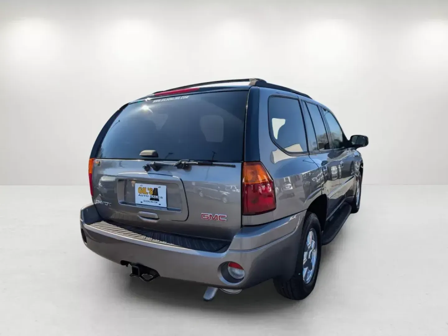 2006 /Light Gray GMC Envoy SLT (1GKDS13S662) with an Gas I6 4.2L/254 engine, 4-Speed Automatic w/OD transmission, located at 1430 Gateway Drive, Opelika, AL, 36801, (334) 239-0944, 32.637871, -85.409790 - 2006 GMC Envoy SLT - Photo#5