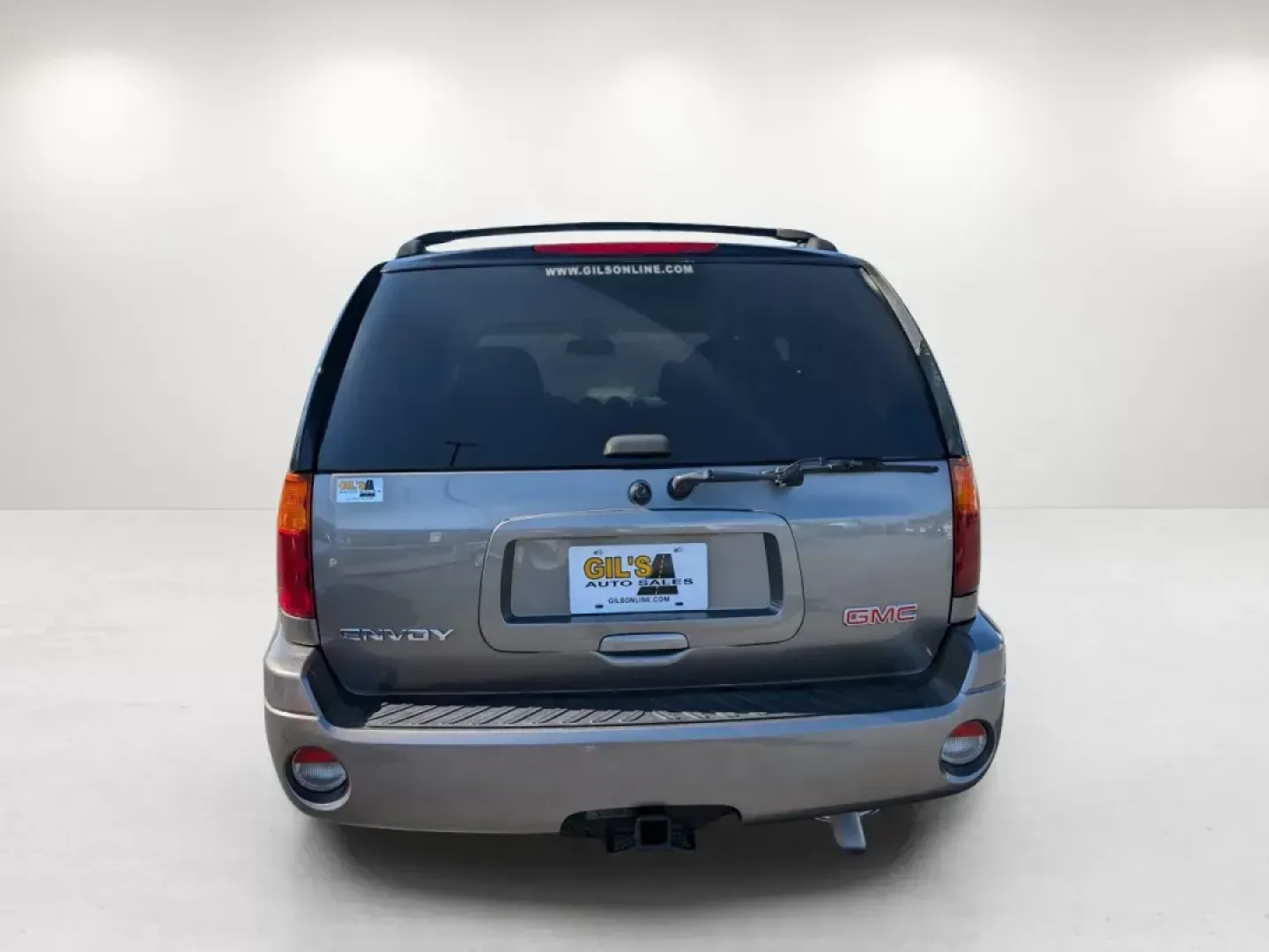 2006 /Light Gray GMC Envoy SLT (1GKDS13S662) with an Gas I6 4.2L/254 engine, 4-Speed Automatic w/OD transmission, located at 1430 Gateway Drive, Opelika, AL, 36801, (334) 239-0944, 32.637871, -85.409790 - 2006 GMC Envoy SLT - Photo#6