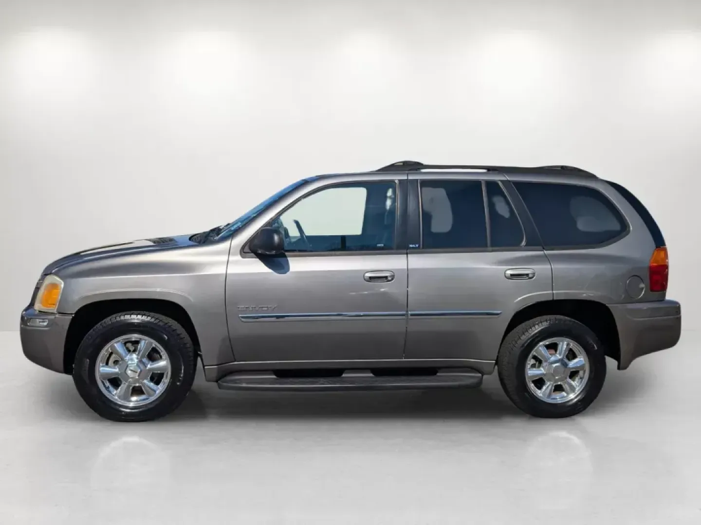 2006 /Light Gray GMC Envoy SLT (1GKDS13S662) with an Gas I6 4.2L/254 engine, 4-Speed Automatic w/OD transmission, located at 1430 Gateway Drive, Opelika, AL, 36801, (334) 239-0944, 32.637871, -85.409790 - 2006 GMC Envoy SLT - Photo#8