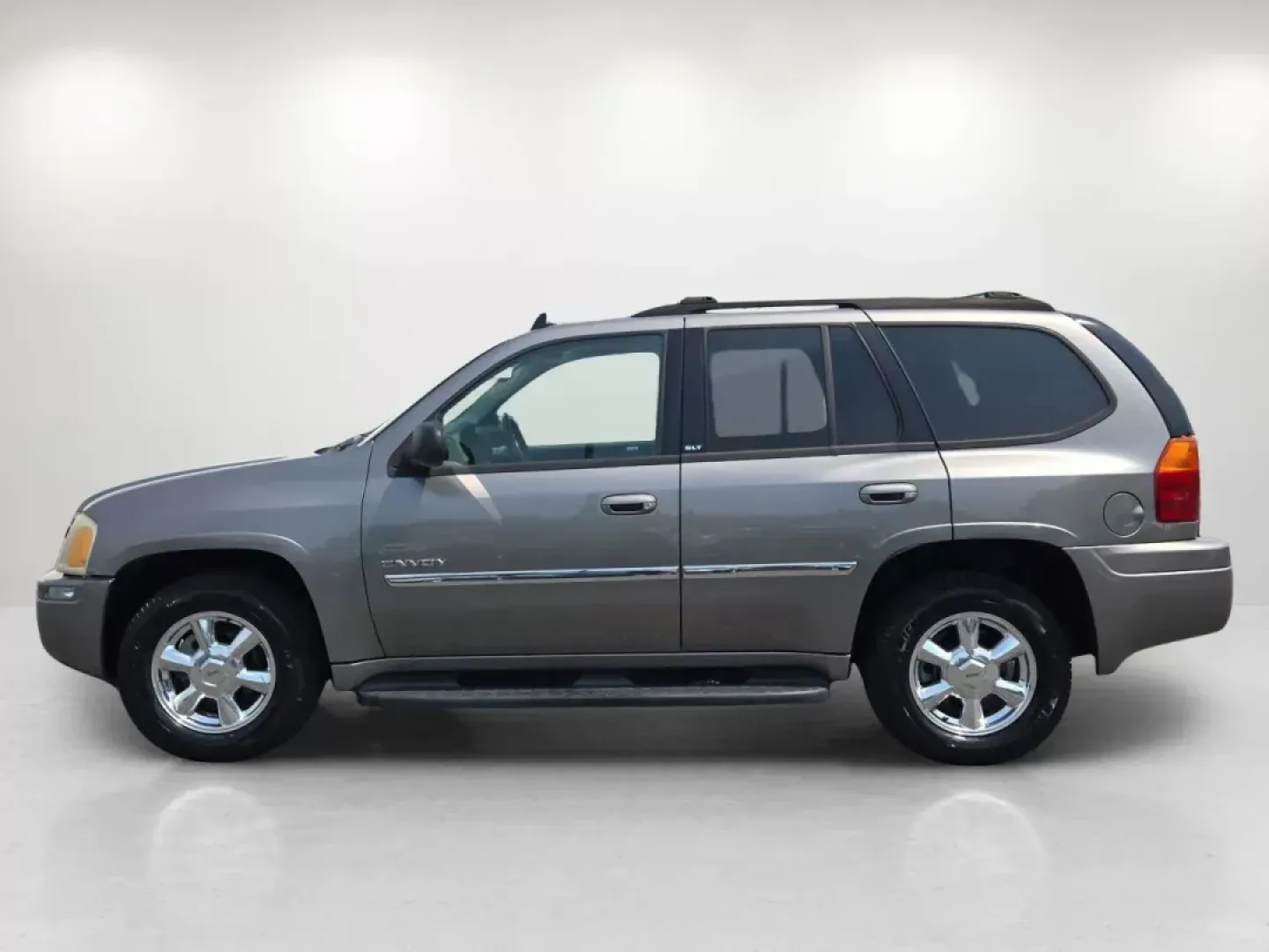 2006 /Light Gray GMC Envoy SLT (1GKDS13S662) with an Other engine, located at 521 Old Farm Lane Rd, Prattville, AL, 36066, (334) 325-1505, 32.482460, -86.416367 - **Explore New Adventures with the 2006 GMC Envoy SLT at Gils Auto in Prattville, AL!**<br /> <br /> Are you ready to elevate your driving experience? Whether you're planning a weekend getaway, commuting to work, or simply need a reliable vehicle for the family, the 2006 GMC Envoy SLT is your perfect - Photo#7