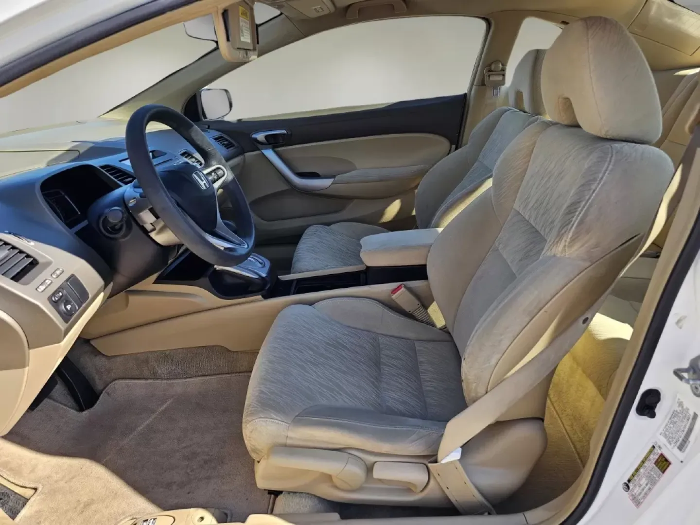 2006 Honda Civic Cpe EX (2HGFG12826H) with an Other engine, located at 1430 Gateway Drive, Opelika, AL, 36801, (334) 239-0944, 32.637871, -85.409790 - Unlock the freedom of the open road and elevate your everyday adventures with this remarkable 2006 Honda Civic Coupe, now available at Gils Auto in Prattville, AL. This stylish and efficient vehicle is perfect for budget-conscious buyers who crave reliability and a dash of sportiness in their daily - Photo#9