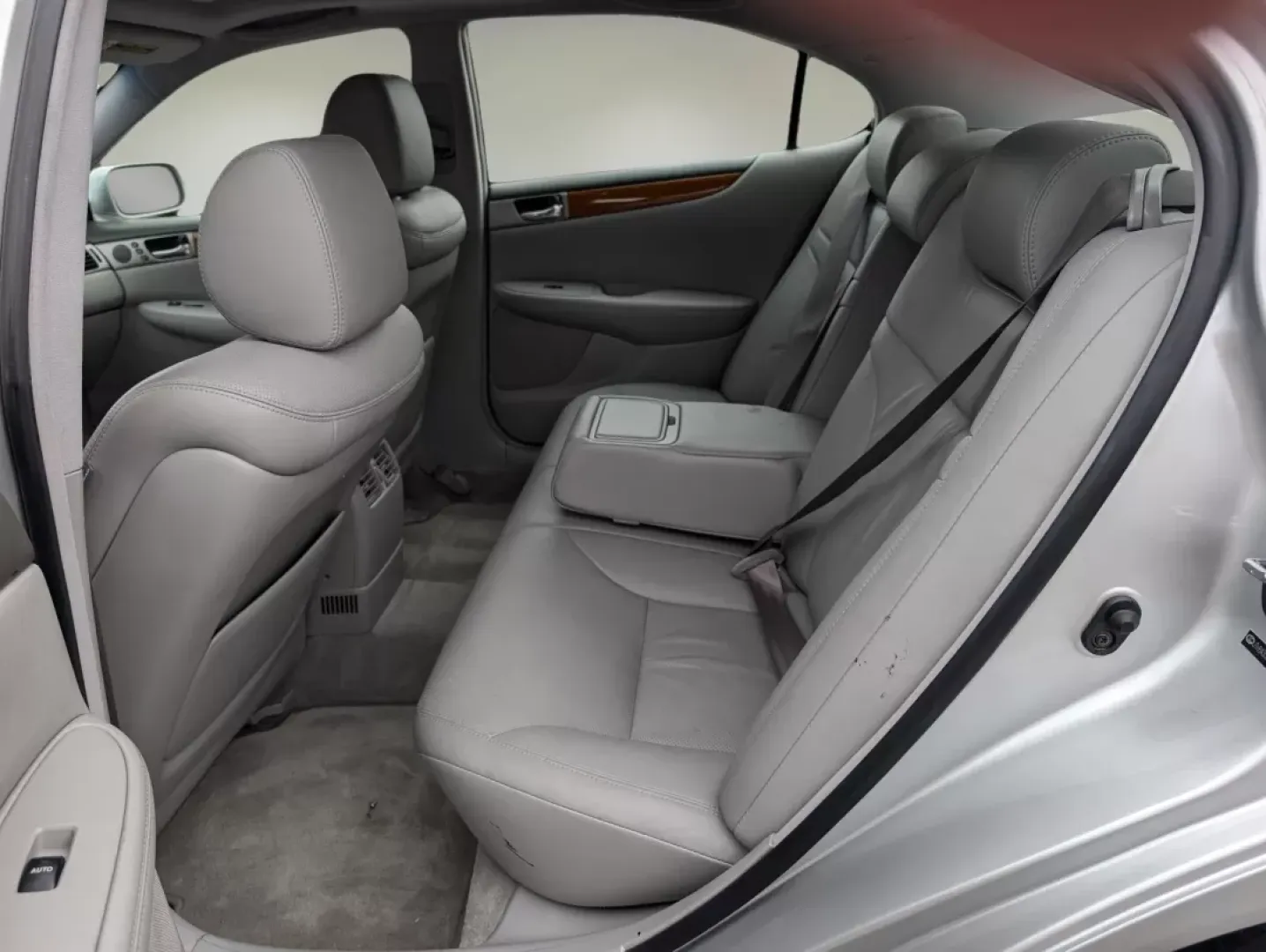 2006 Lexus ES 330 (JTHBA30G665) with an Other engine, located at 804 22nd Ave, Phenix City, AL, 36870, (334) 297-1860, 32.484749, -85.024475 - 2006 Lexus ES 330 - Photo#10