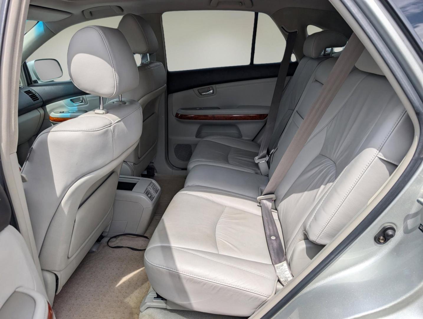 2006 Lexus RX 330 (2T2GA31U86C) with an Gas V6 3.3L/202 engine, 5-Speed Automatic w/OD transmission, located at 521 Old Farm Lane Rd, Prattville, AL, 36066, (334) 325-1505, 32.482460, -86.416367 - 2006 Lexus RX 330 - Photo#10