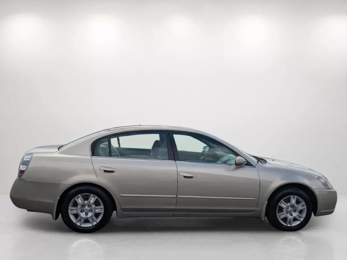 2006 Super Black Nissan Altima 2.5 S (1N4AL11D76C) with an Other engine, located at 3959 U.S. 80 W, Phenix City, AL, 36870, (334) 297-4885, 32.469296, -85.135185 - **Discover Affordable Freedom with the 2006 Nissan Altima - Perfect for Daily Commuters and Growing Families!**<br /> <br /> Are you searching for a reliable sedan that fits seamlessly into your busy lifestyle? Look no further than this stylish 2006 Nissan Altima 2.5 S, available now at Gils Auto in - Photo#3