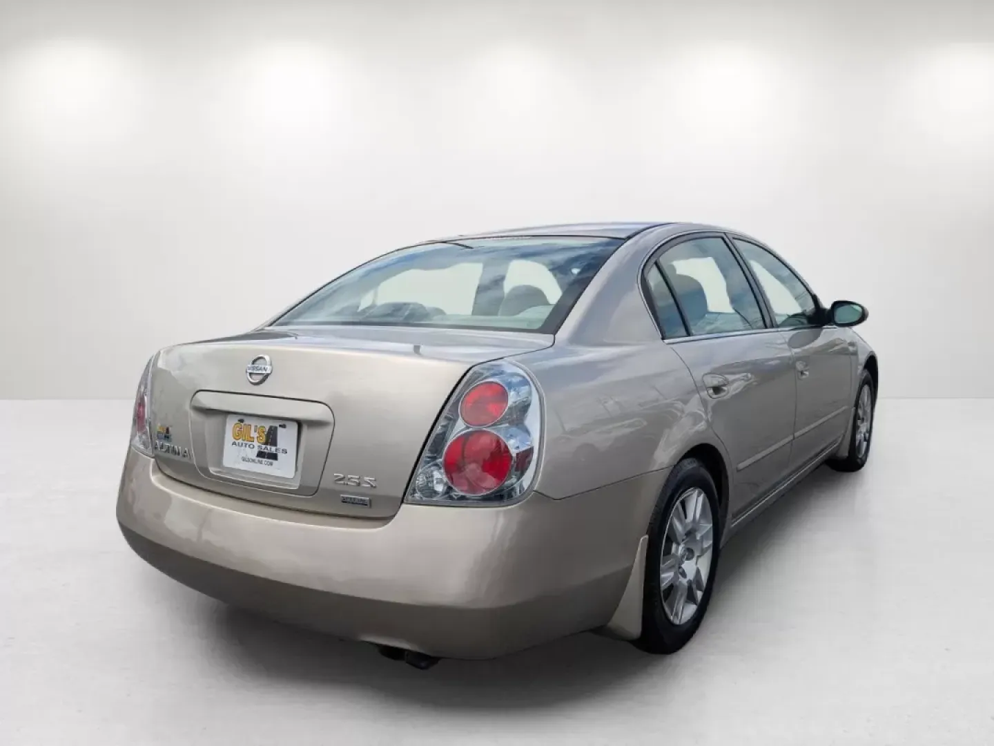 2006 Super Black Nissan Altima 2.5 S (1N4AL11D76C) with an Other engine, located at 3959 U.S. 80 W, Phenix City, AL, 36870, (334) 297-4885, 32.469296, -85.135185 - **Discover Affordable Freedom with the 2006 Nissan Altima - Perfect for Daily Commuters and Growing Families!**<br /> <br /> Are you searching for a reliable sedan that fits seamlessly into your busy lifestyle? Look no further than this stylish 2006 Nissan Altima 2.5 S, available now at Gils Auto in - Photo#4