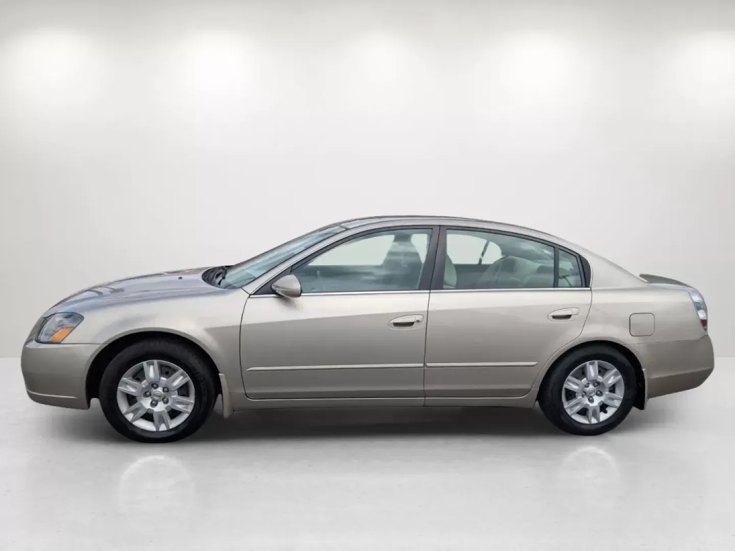 2006 Super Black Nissan Altima 2.5 S (1N4AL11D76C) with an Other engine, located at 3959 U.S. 80 W, Phenix City, AL, 36870, (334) 297-4885, 32.469296, -85.135185 - **Discover Affordable Freedom with the 2006 Nissan Altima - Perfect for Daily Commuters and Growing Families!**<br /> <br /> Are you searching for a reliable sedan that fits seamlessly into your busy lifestyle? Look no further than this stylish 2006 Nissan Altima 2.5 S, available now at Gils Auto in - Photo#7