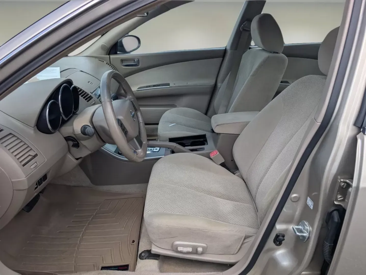 2006 Super Black Nissan Altima 2.5 S (1N4AL11D76C) with an Other engine, located at 3959 U.S. 80 W, Phenix City, AL, 36870, (334) 297-4885, 32.469296, -85.135185 - **Discover Affordable Freedom with the 2006 Nissan Altima - Perfect for Daily Commuters and Growing Families!**<br /> <br /> Are you searching for a reliable sedan that fits seamlessly into your busy lifestyle? Look no further than this stylish 2006 Nissan Altima 2.5 S, available now at Gils Auto in - Photo#9