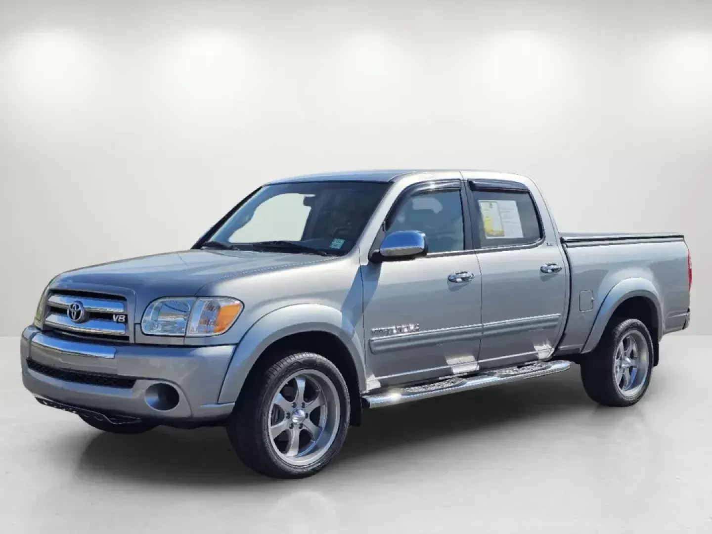 2006 Toyota Tundra SR5 (5TBET34116S) with an Gas V8 4.7L/285 engine, 5-Speed Automatic w/OD transmission, located at 3959 U.S. 80 W, Phenix City, AL, 36870, (334) 297-4885, 32.469296, -85.135185 - 2006 Toyota Tundra SR5 - Photo#0