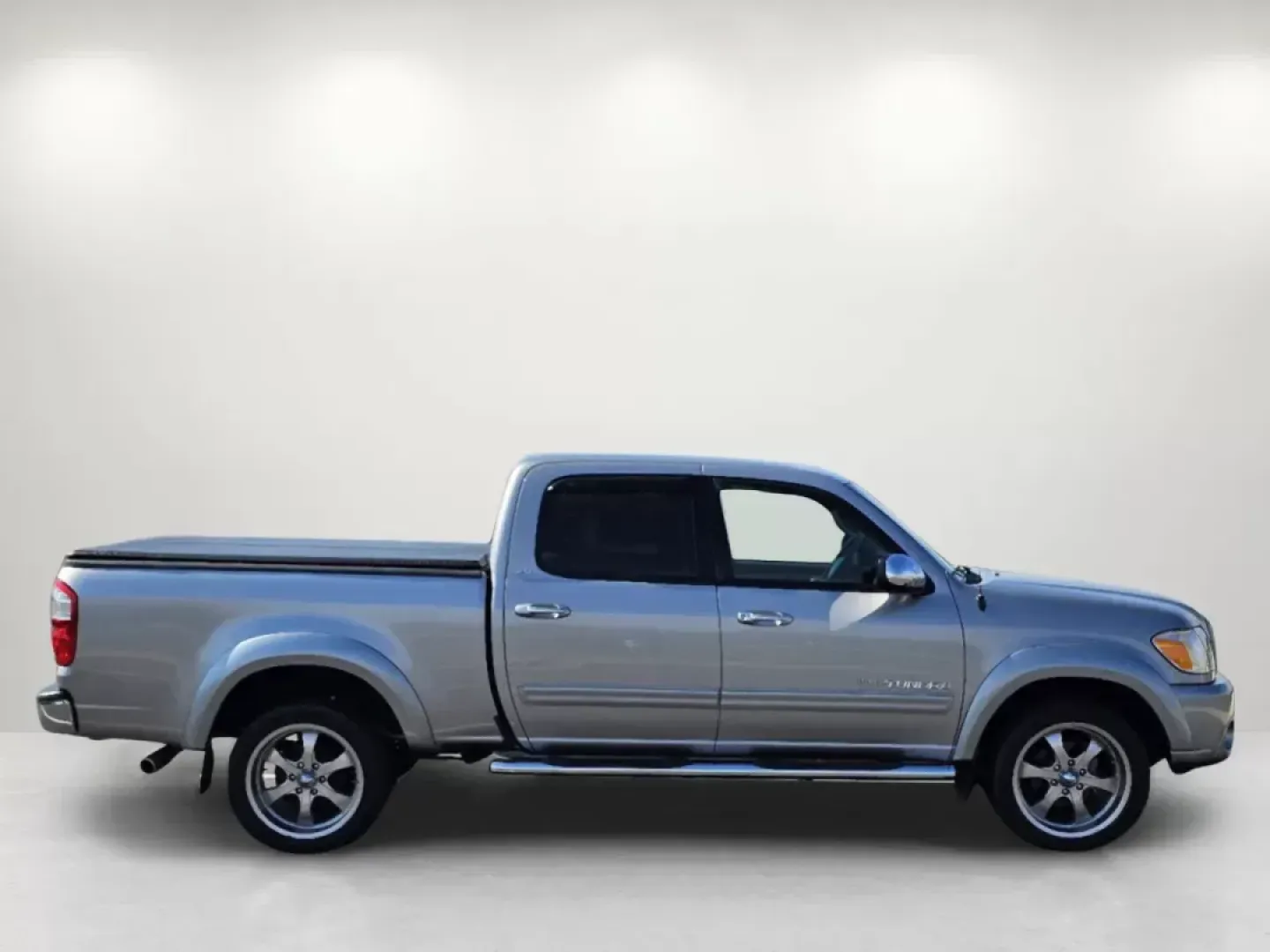 2006 Toyota Tundra SR5 (5TBET34116S) with an Gas V8 4.7L/285 engine, 5-Speed Automatic w/OD transmission, located at 3959 U.S. 80 W, Phenix City, AL, 36870, (334) 297-4885, 32.469296, -85.135185 - 2006 Toyota Tundra SR5 - Photo#3