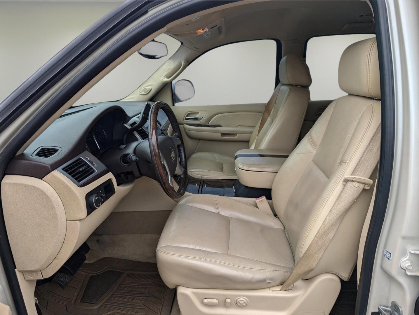 2007 /Cocoa/Cashmere Cadillac Escalade (1GYEC63827R) with an Gas V8 6.2L/378 engine, 6-Speed HD Automatic w/OD transmission, located at 5115 14th Ave., Columbus, GA, 31904, (706) 323-0345, 32.511494, -84.971046 - 2007 Cadillac Escalade - Photo#9