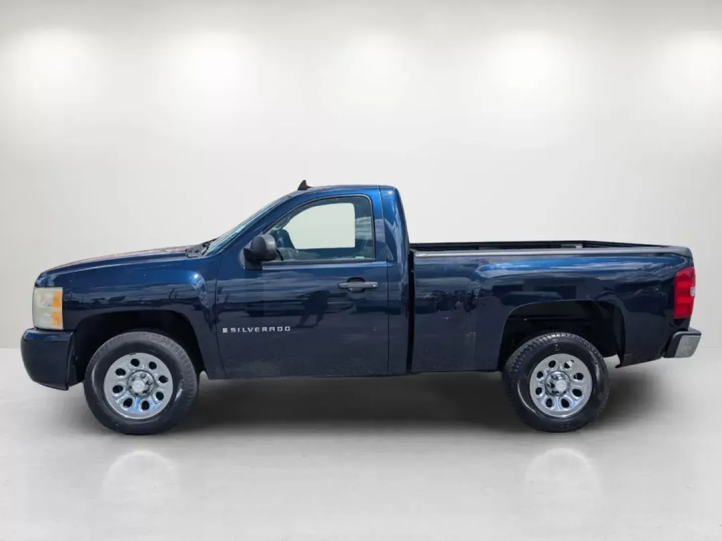 2007 /Dark Titanium Chevrolet Silverado 1500 Work Truck (1GCEC14X67Z) with an Gas V6 4.3L/262 engine, 4-Speed Automatic w/OD transmission, located at 7000 Northlake Connector, Columbus, GA, 31904, (706) 987-8085, 32.524975, -84.978134 - 2007 Chevrolet Silverado 1500 Work Truck - Photo#7