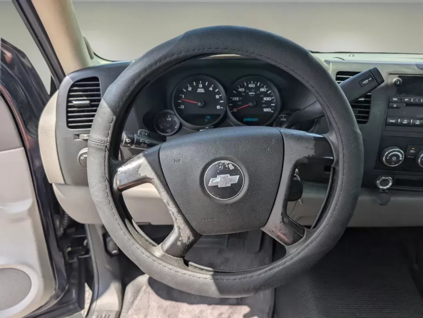 2007 /Dark Titanium Chevrolet Silverado 1500 Work Truck (1GCEC14X67Z) with an Gas V6 4.3L/262 engine, 4-Speed Automatic w/OD transmission, located at 7000 Northlake Connector, Columbus, GA, 31904, (706) 987-8085, 32.524975, -84.978134 - 2007 Chevrolet Silverado 1500 Work Truck - Photo#15