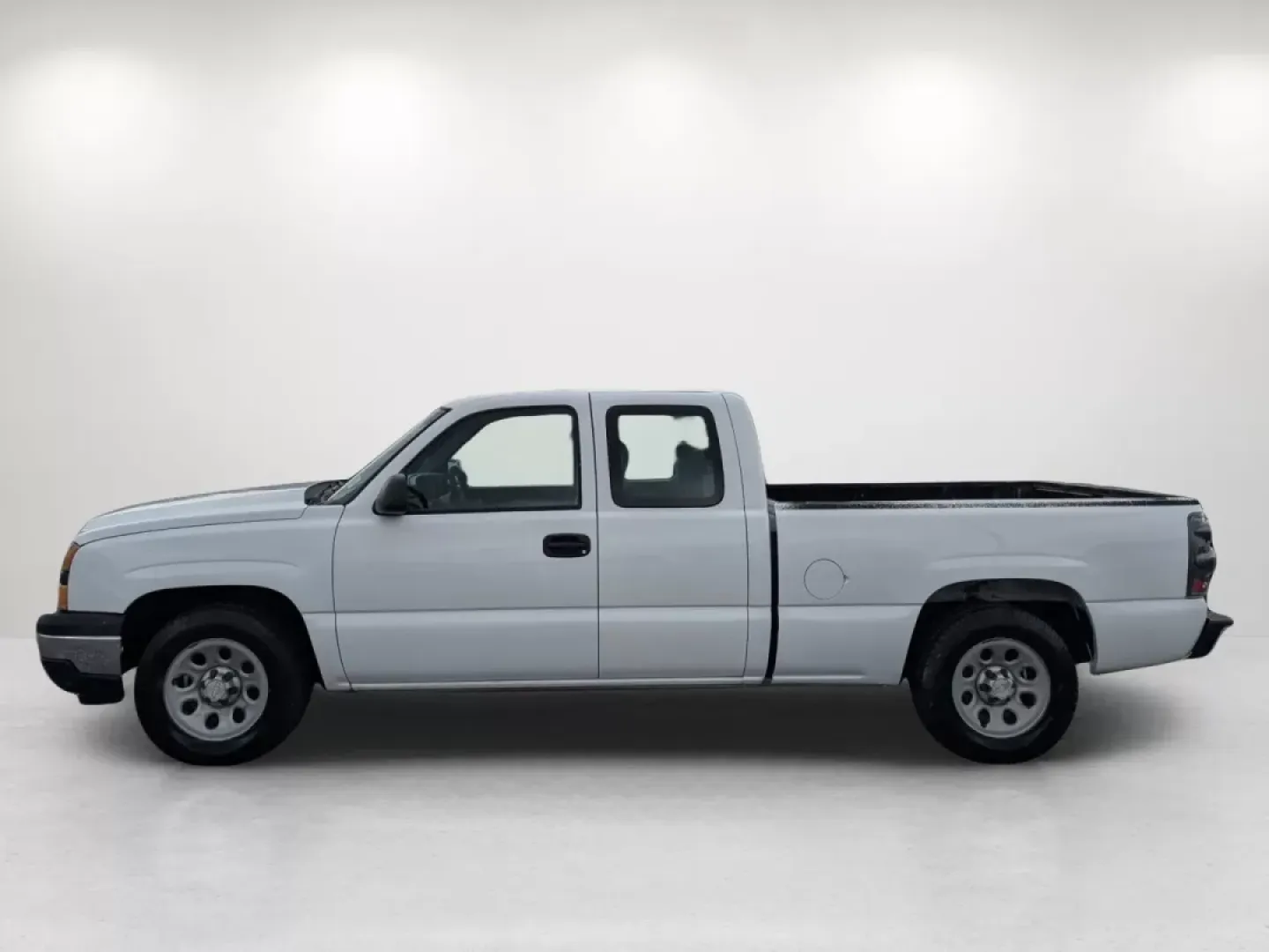 2007 /Dark Charcoal Chevrolet Silverado 1500 Classic Work Truck (1GCEC19X37Z) with an Other engine, located at 521 Old Farm Lane Rd, Prattville, AL, 36066, (334) 325-1505, 32.482460, -86.416367 - **Unleash the Power of Possibility with the 2007 Chevrolet Silverado 1500 Classic! Perfect for Your Active Lifestyle!**<br /> <br /> Are you searching for a reliable and robust vehicle that can handle everything from weekend adventures to daily commutes? Look no further than this exceptional 2007 Ch - Photo#7